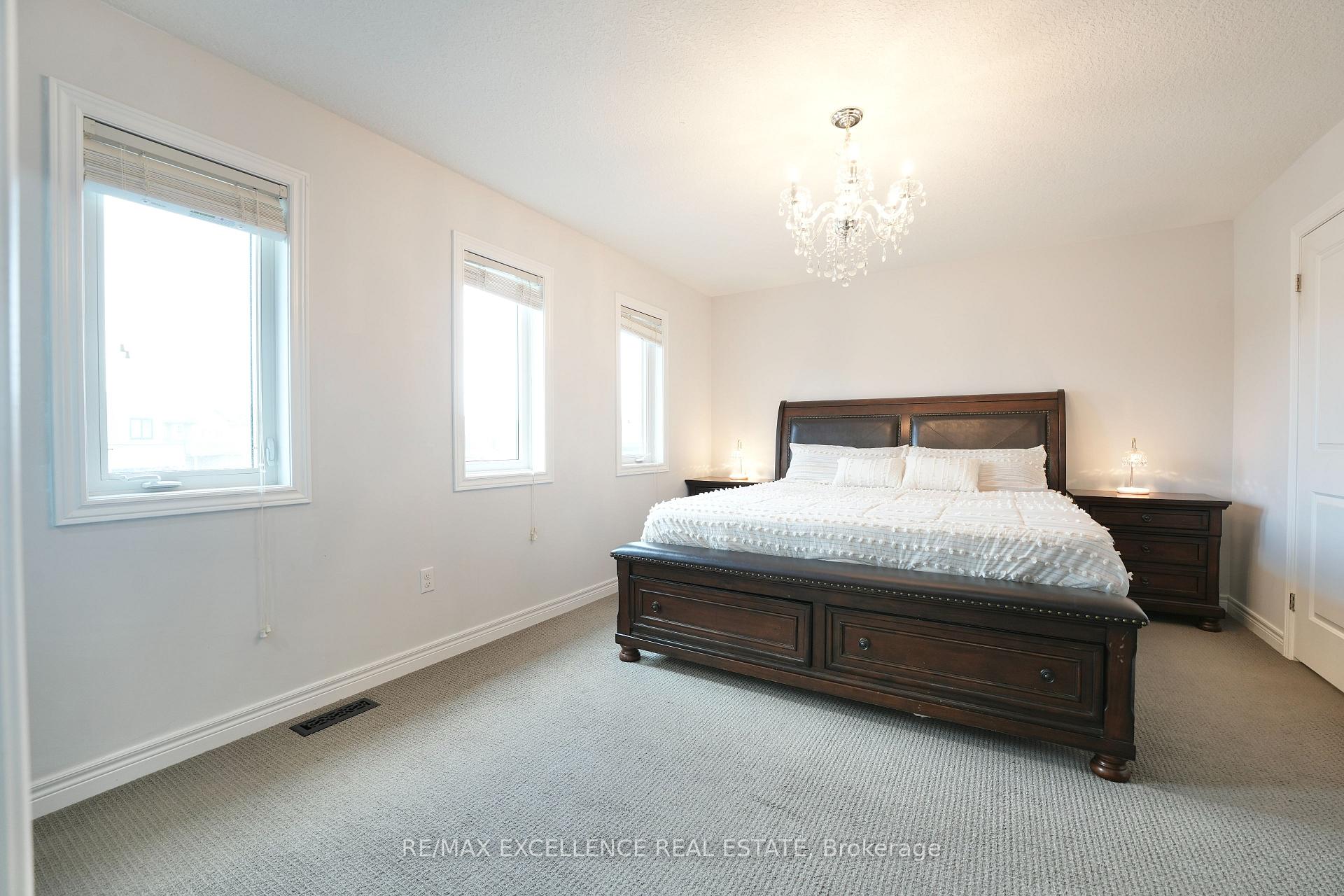 Photo 21 of 1954 Foxridge Crescent, London, North S — HOMEH