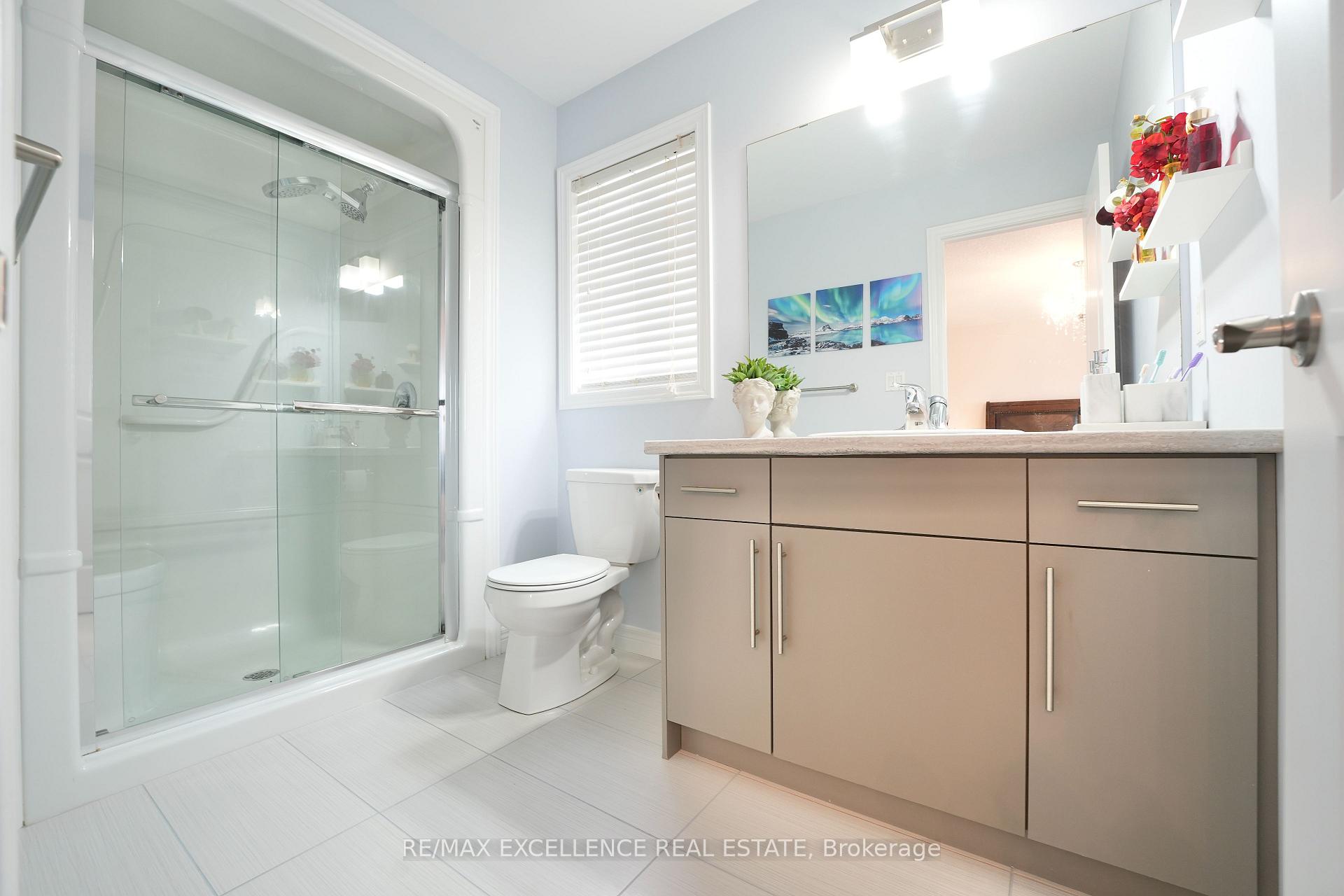 Photo 22 of 1954 Foxridge Crescent, London, North S — HOMEH