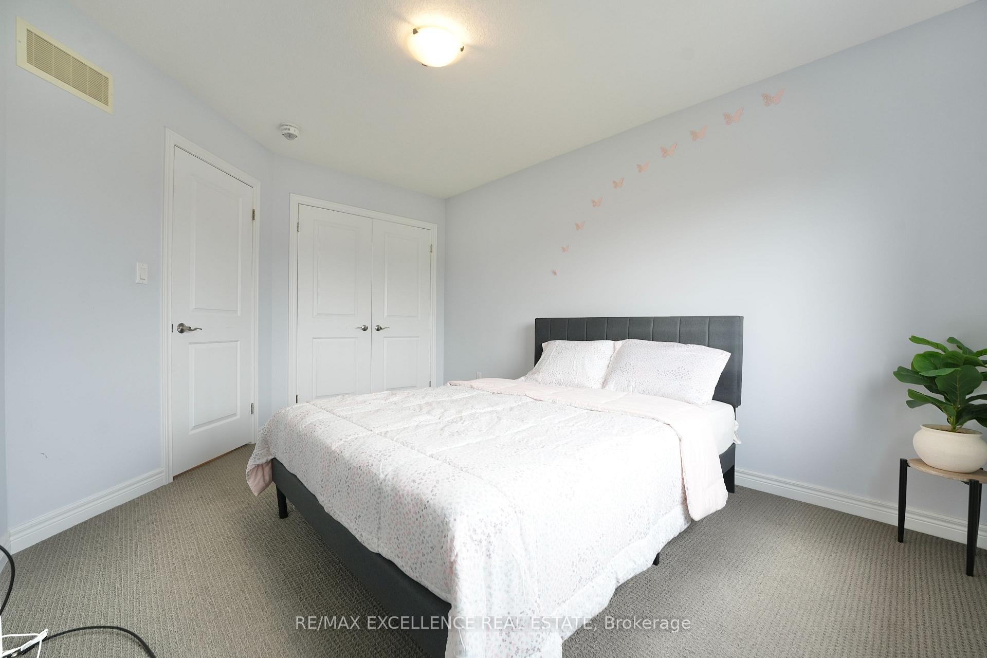 Photo 24 of 1954 Foxridge Crescent, London, North S — HOMEH