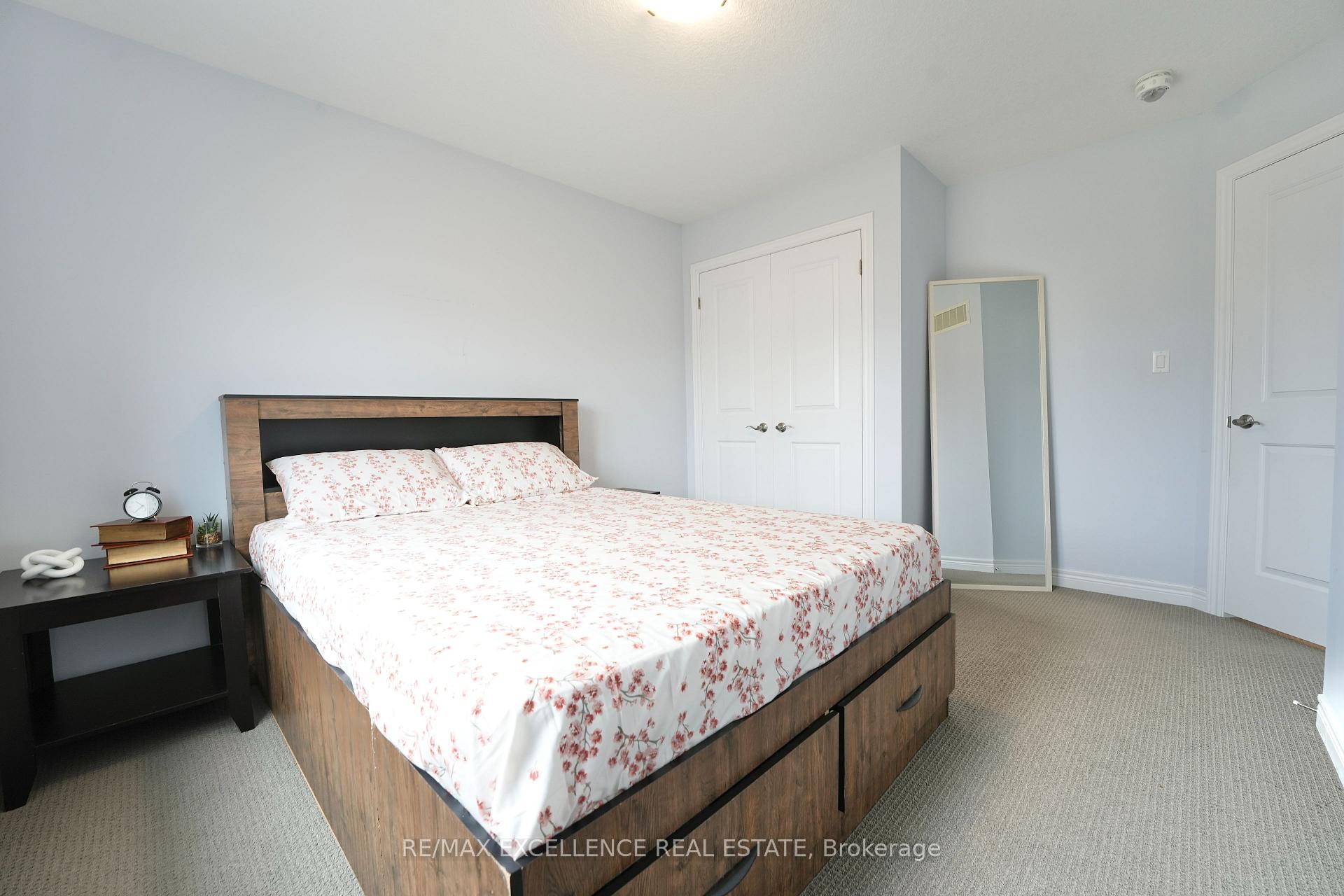 Photo 26 of 1954 Foxridge Crescent, London, North S — HOMEH
