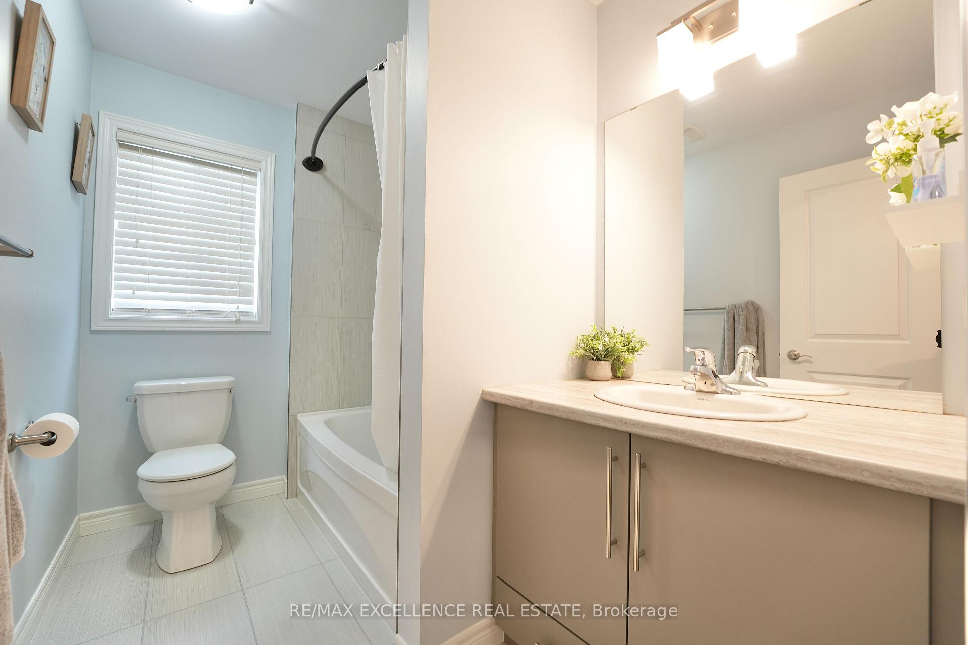 Photo 27 of 1954 Foxridge Crescent, London, North S — HOMEH