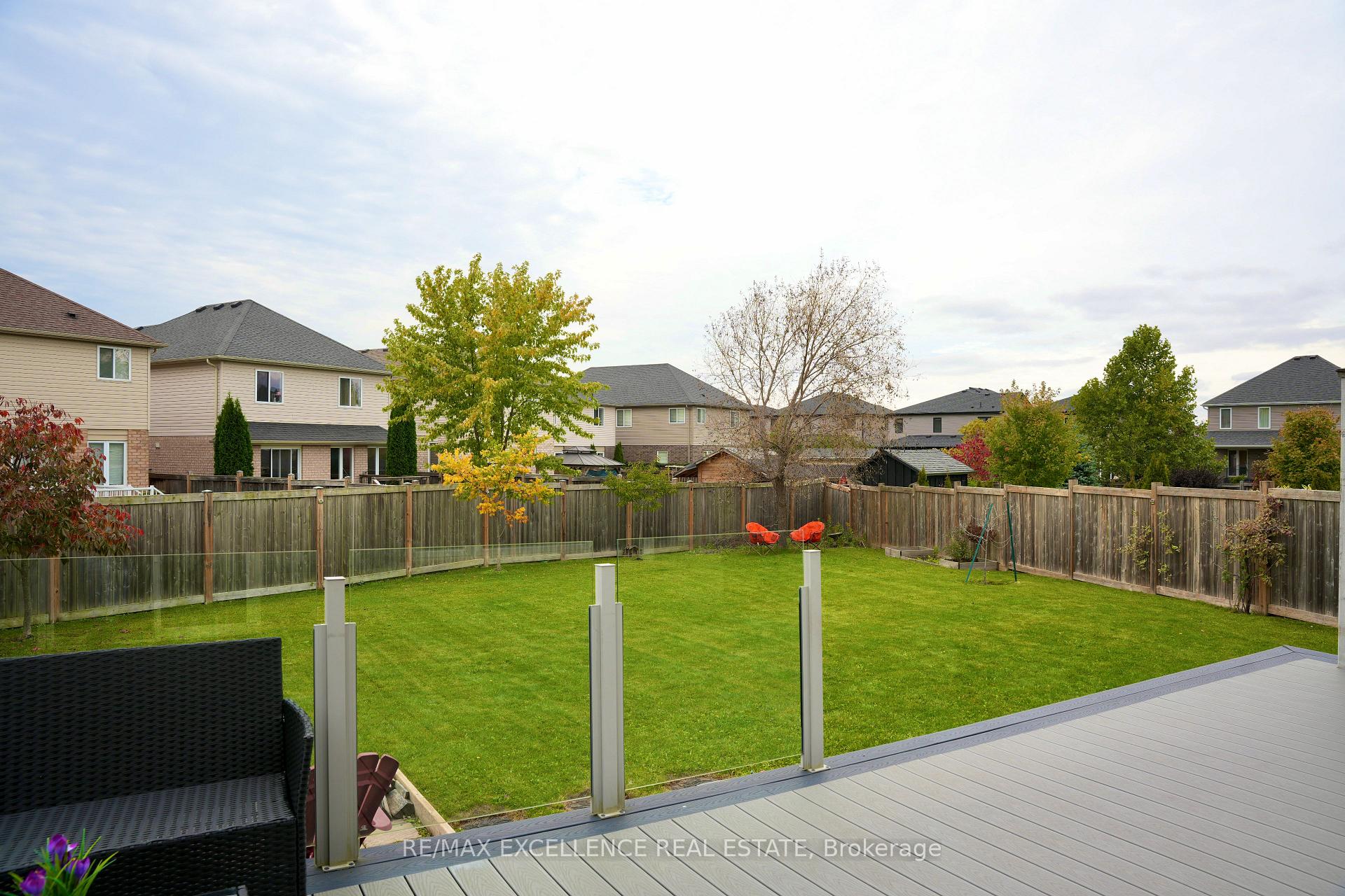 Photo 30 of 1954 Foxridge Crescent, London, North S — HOMEH