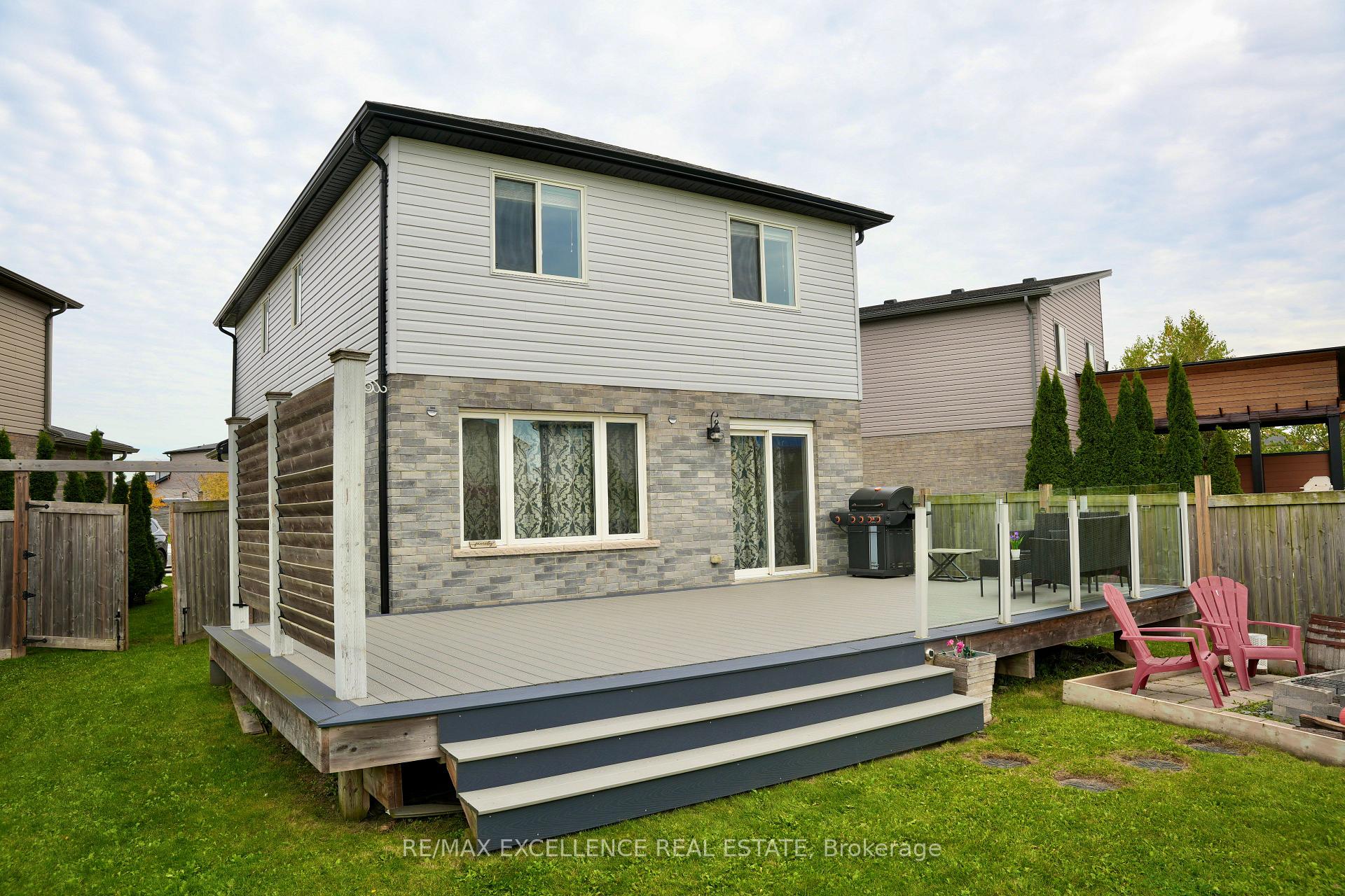 Photo 32 of 1954 Foxridge Crescent, London, North S — HOMEH