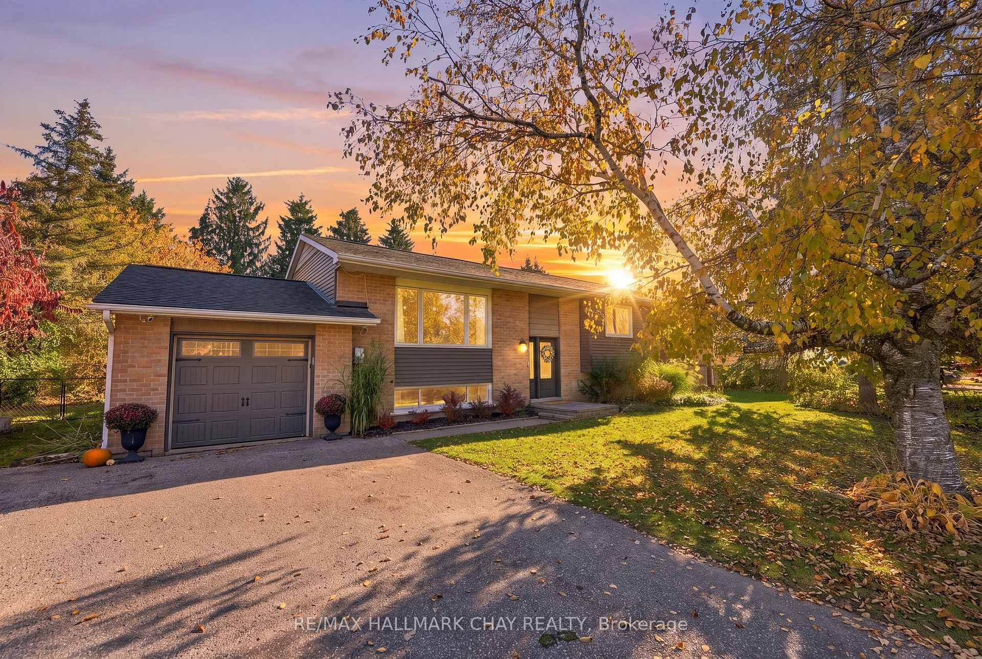 Photo 1 of 13 Gowan Road, Oro-Medonte, Shanty Bay — HOMEH