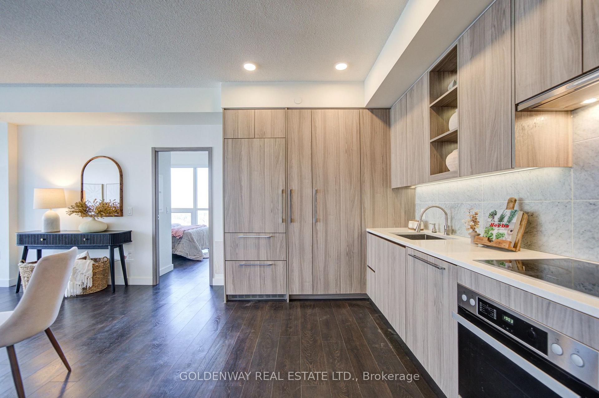 Photo 8 of Unit 2109, 85 McMahon Drive, North York, Bayview Village — HOMEH