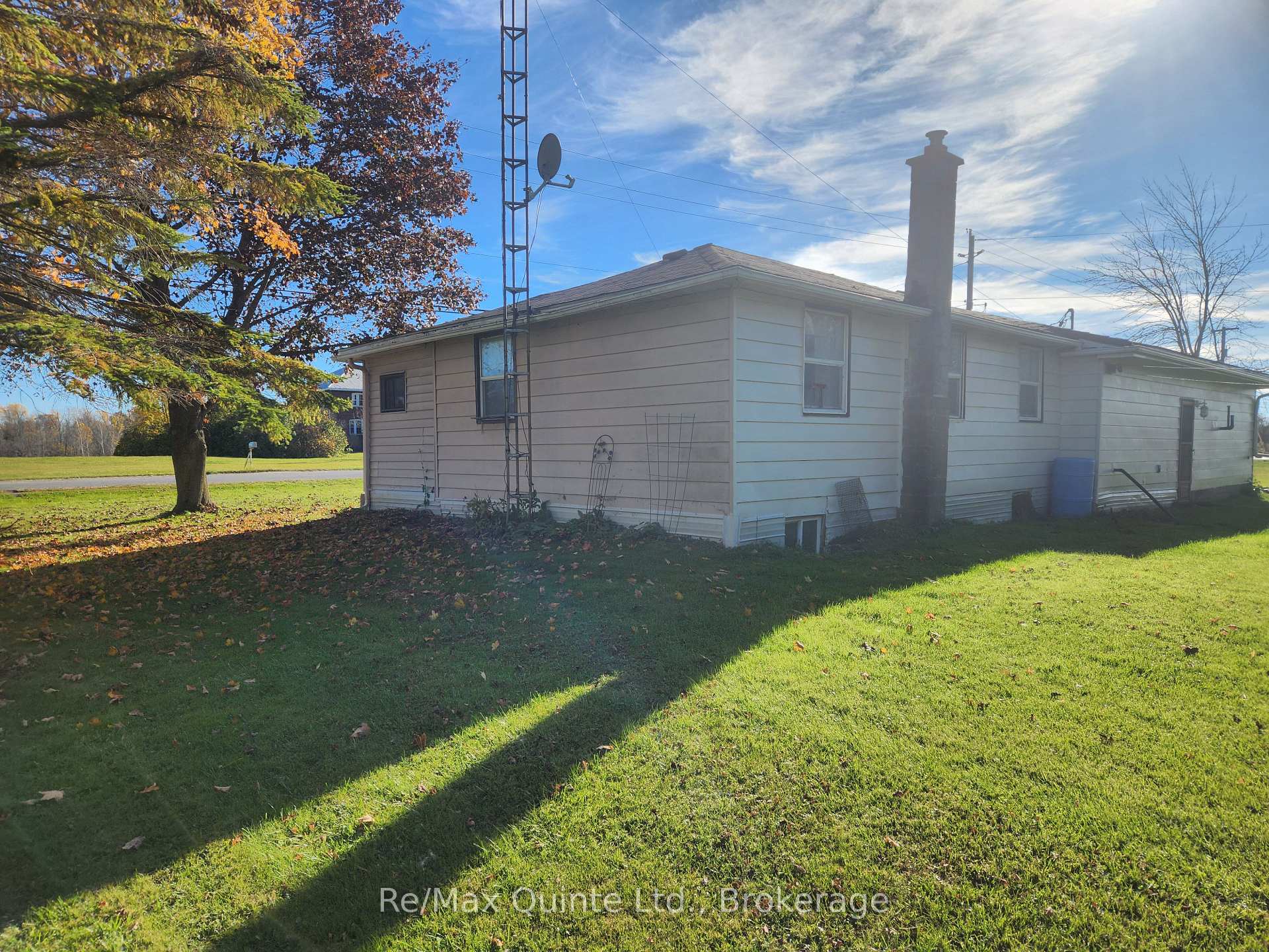 Photo 2 of 182 Smokes Point Road, Prince Edward County, Ameliasburgh — HOMEH