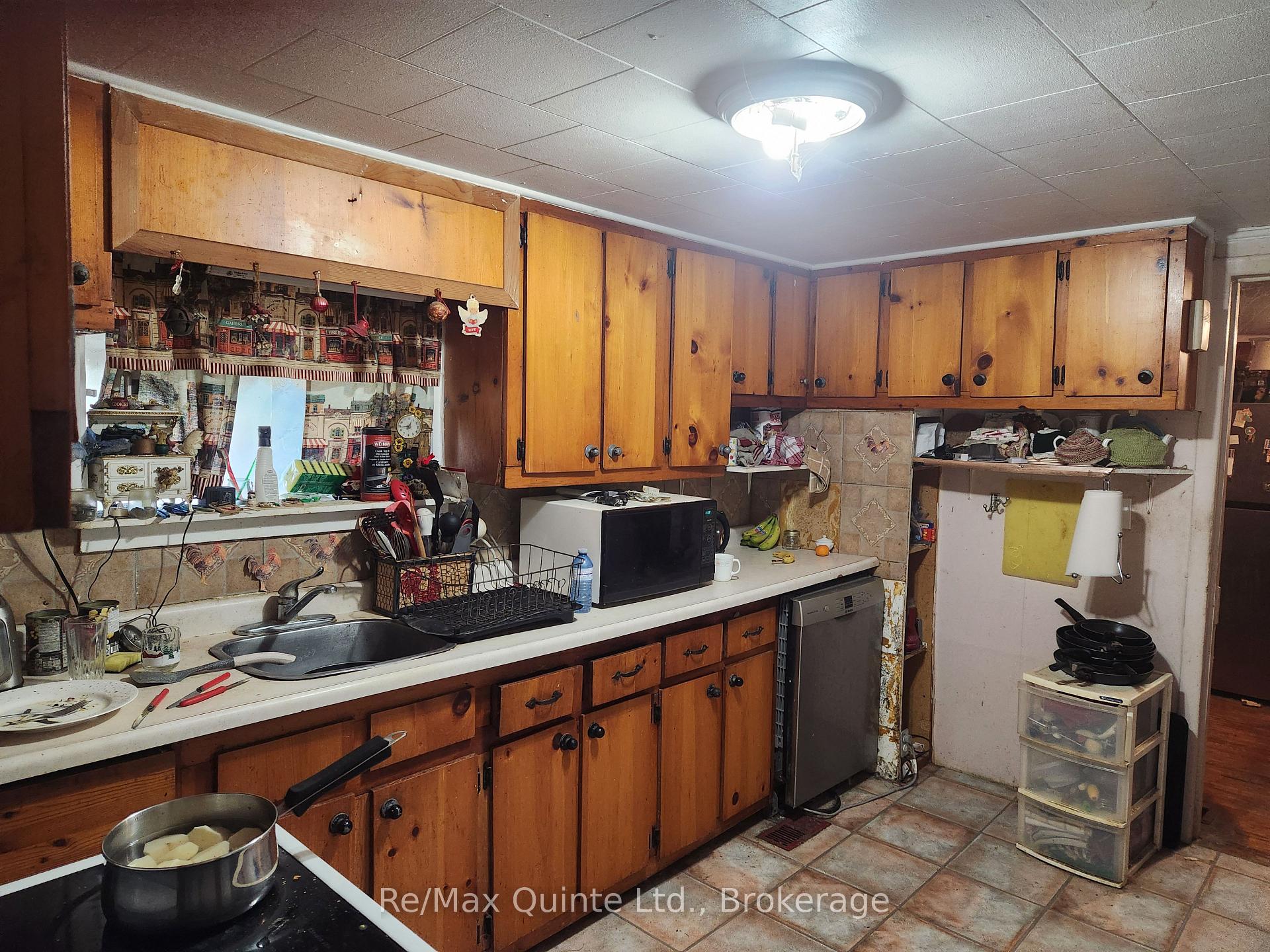 Photo 10 of 182 Smokes Point Road, Prince Edward County, Ameliasburgh — HOMEH