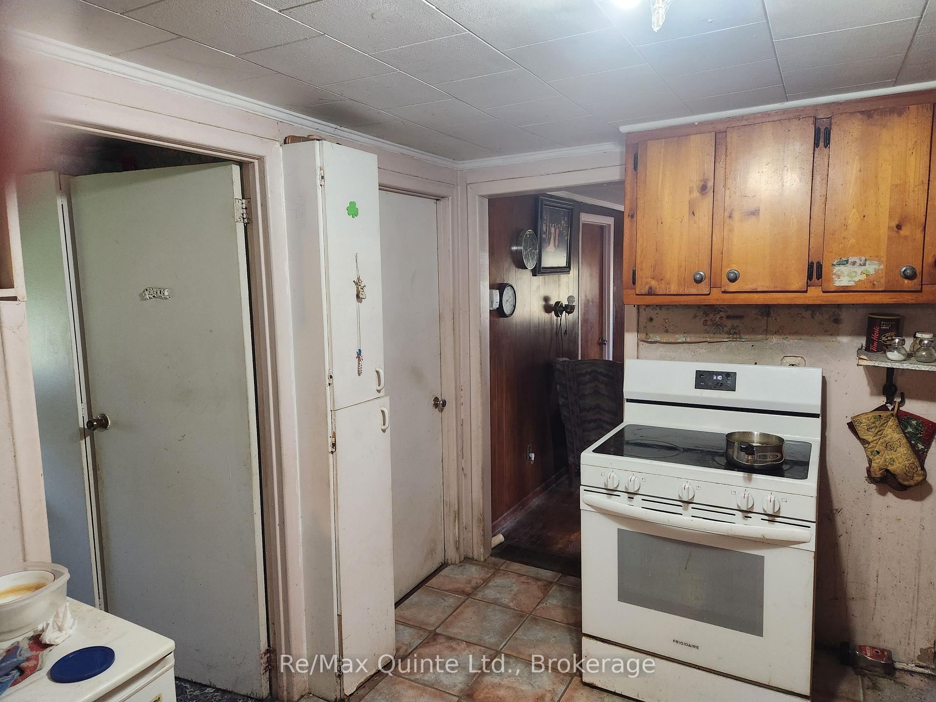 Photo 11 of 182 Smokes Point Road, Prince Edward County, Ameliasburgh — HOMEH