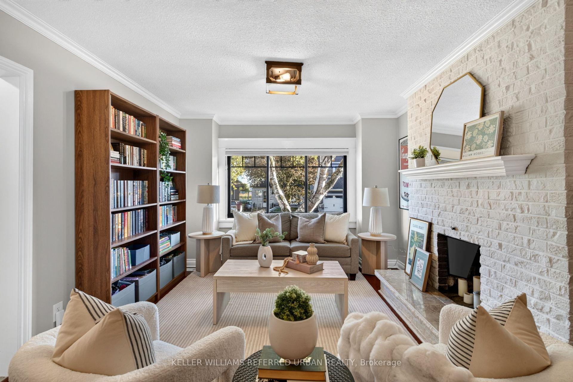 Photo 5 of 54 Albani Street, Etobicoke, Mimico — HOMEH