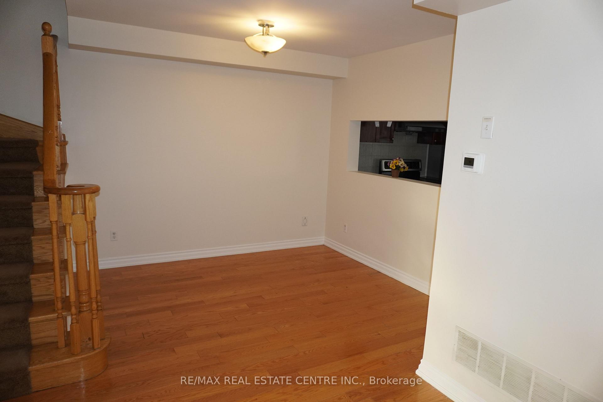 Photo 14 of 858 Bethany Crescent, Mississauga, East Credit — HOMEH