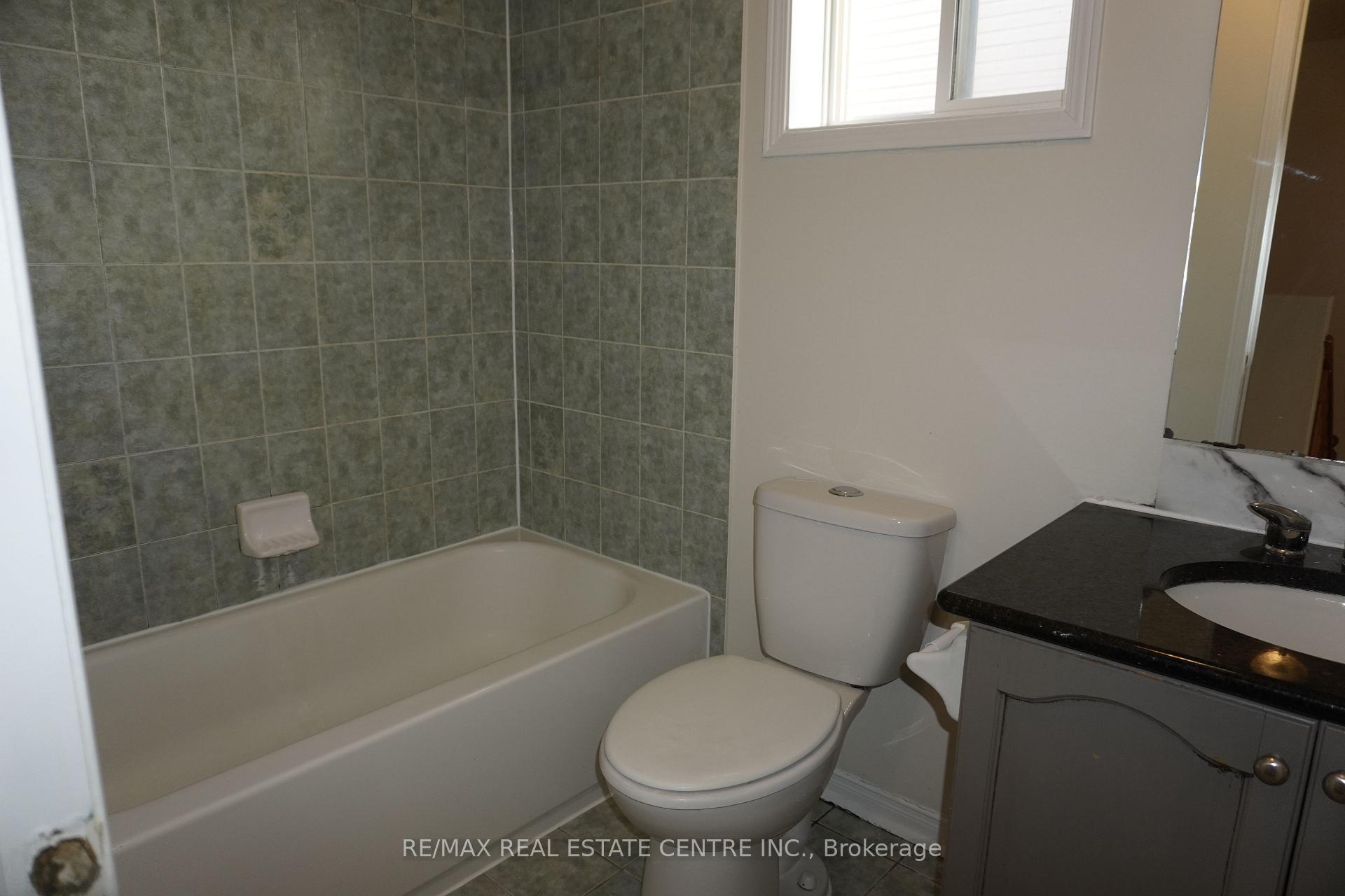Photo 21 of 858 Bethany Crescent, Mississauga, East Credit — HOMEH