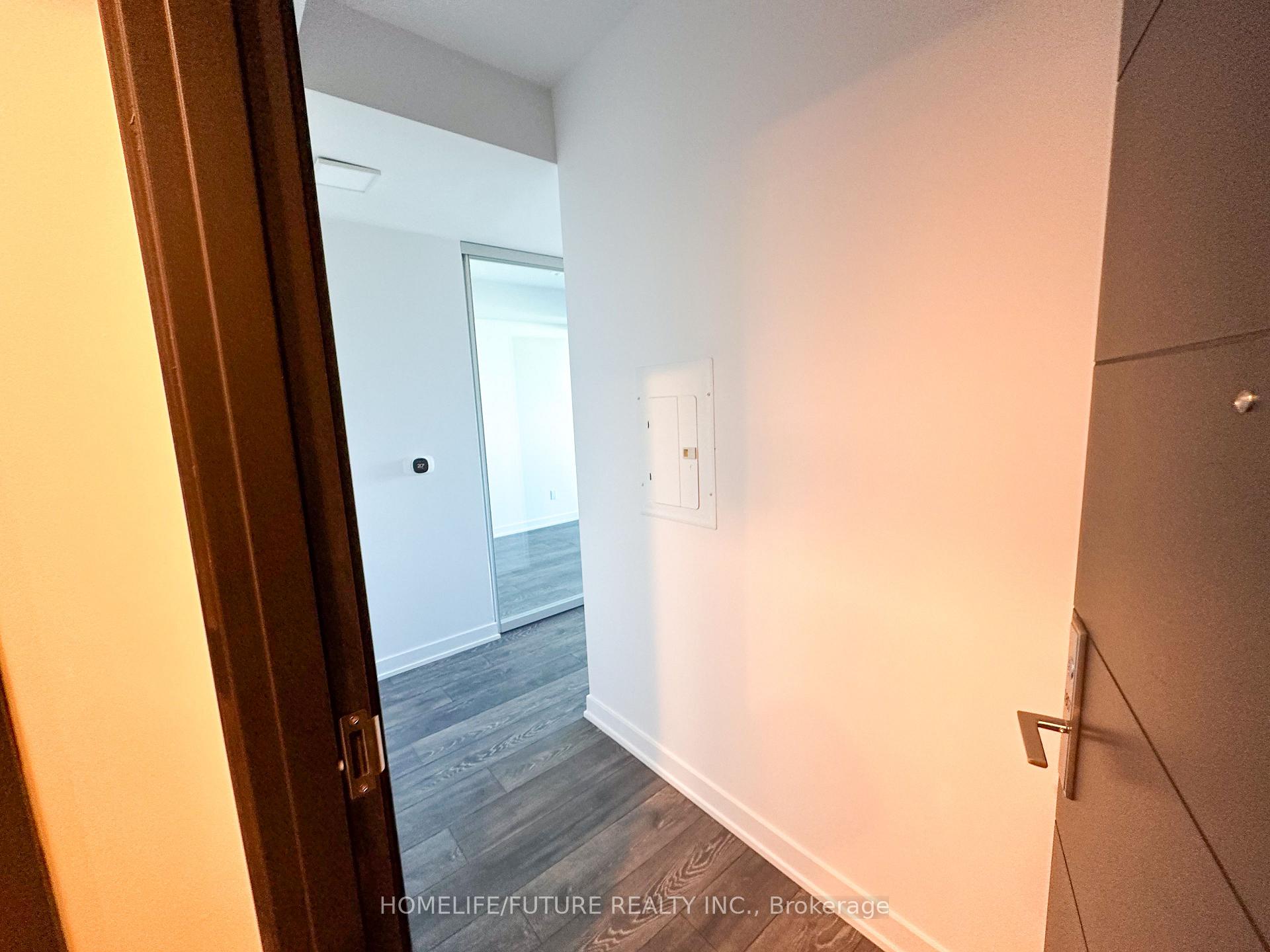 Photo 6 of Unit 1807, 29 Green Trail, North York, Bayview Village — HOMEH