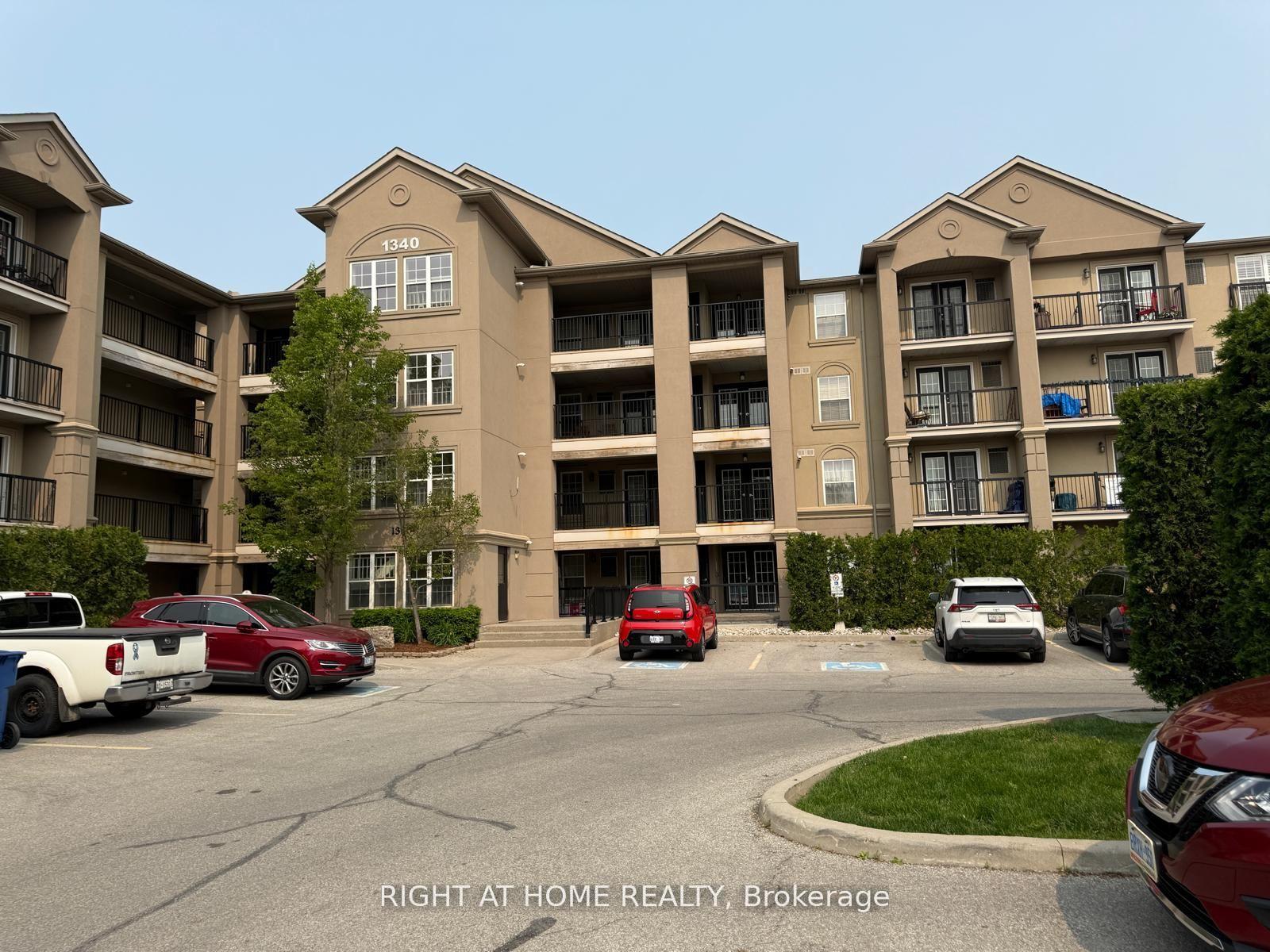 Photo of Unit 206, 1340 Main Street