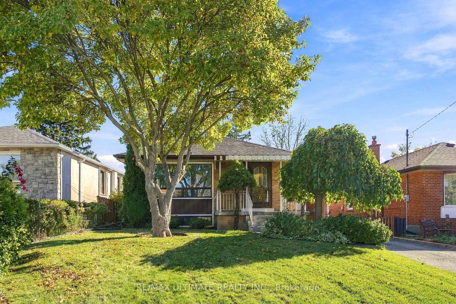 Photo 1 of 21 Tulip Drive, Scarborough, Wexford-Maryvale — HOMEH