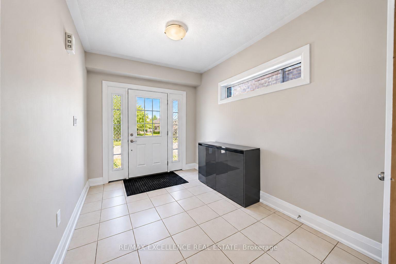 Photo 3 of 119 Ian Ormston Drive, Kitchener, Doon South — HOMEH