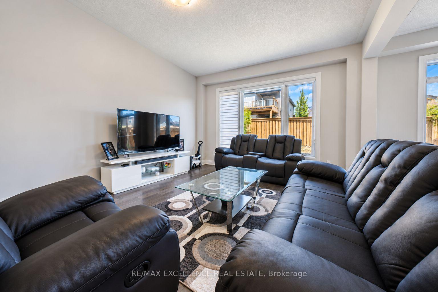 Photo 4 of 119 Ian Ormston Drive, Kitchener, Doon South — HOMEH