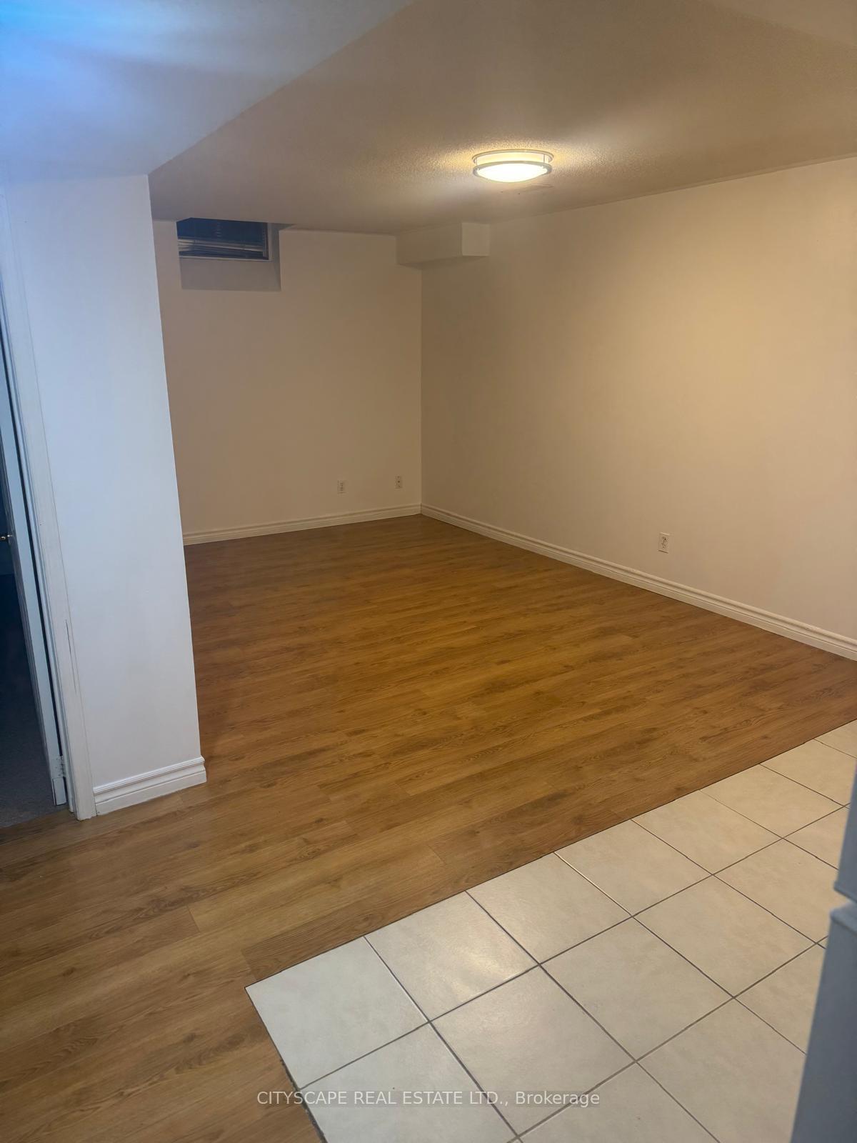 Photo 2 of Unit Bsmt, 6099 Rowers Crescent, Mississauga, East Credit — HOMEH