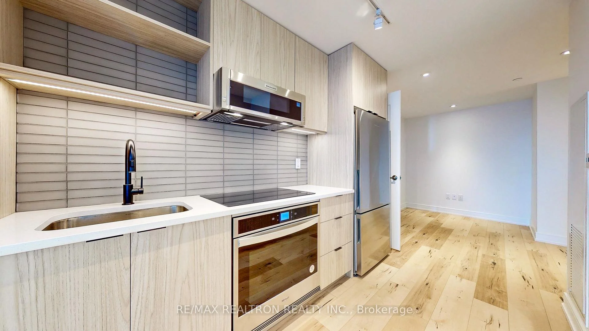 Photo 21 of Unit 813, 185 Dunlop Street E, Barrie, City Centre — HOMEH