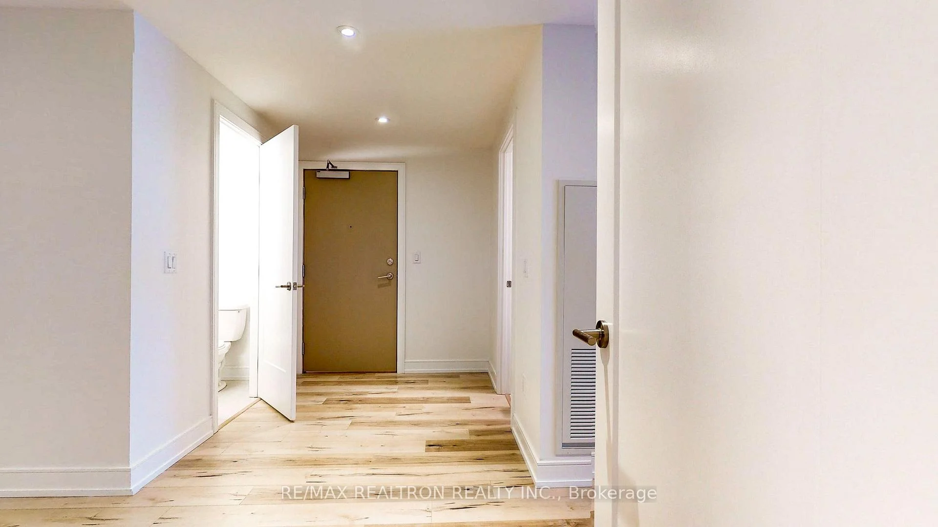 Photo 42 of Unit 813, 185 Dunlop Street E, Barrie, City Centre — HOMEH