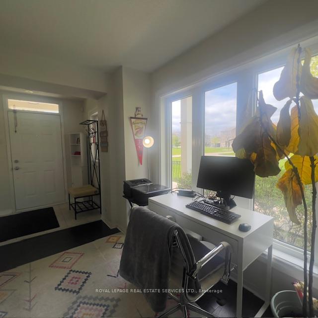 Photo 5 of Unit 11, 200 Tenth Street, Etobicoke, New Toronto — HOMEH