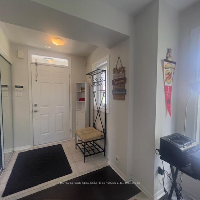 Photo 6 of Unit 11, 200 Tenth Street, Etobicoke, New Toronto — HOMEH