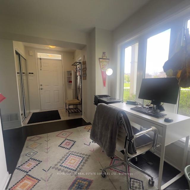 Photo 8 of Unit 11, 200 Tenth Street, Etobicoke, New Toronto — HOMEH