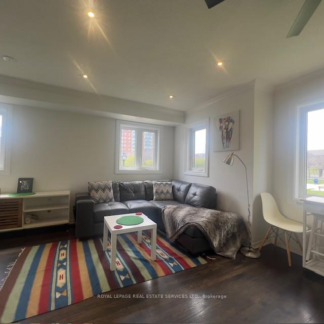 Photo 14 of Unit 11, 200 Tenth Street, Etobicoke, New Toronto — HOMEH
