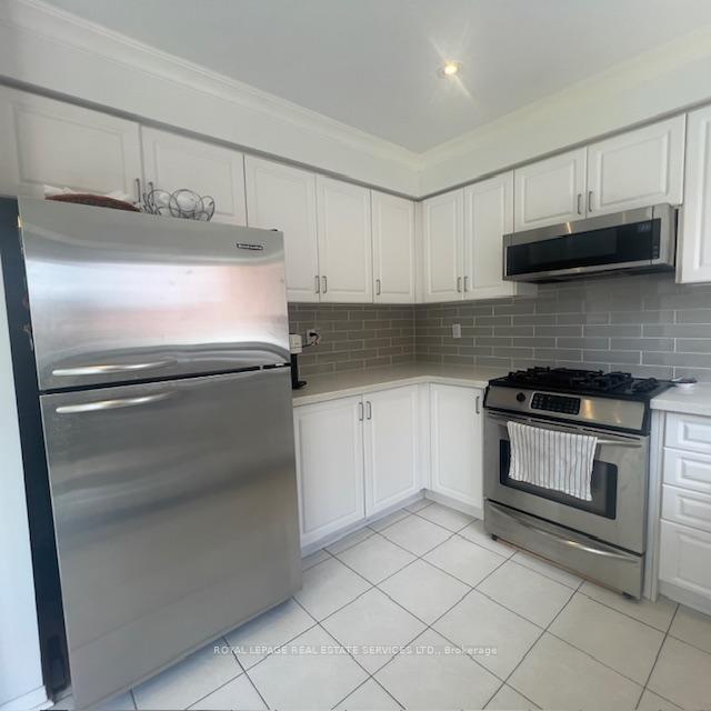 Photo 18 of Unit 11, 200 Tenth Street, Etobicoke, New Toronto — HOMEH