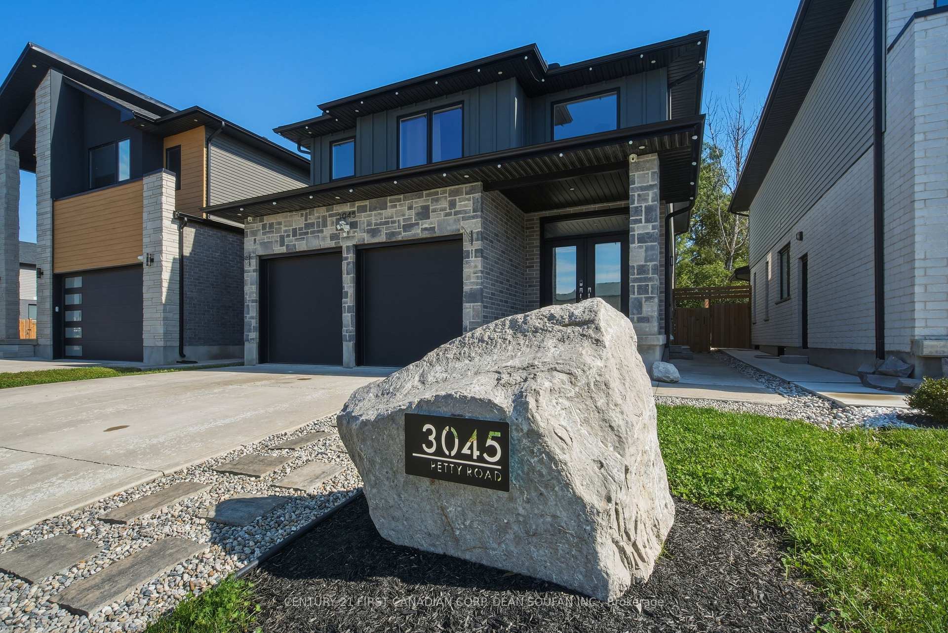 Photo 1 of 3045 Petty Road, London, South W — HOMEH