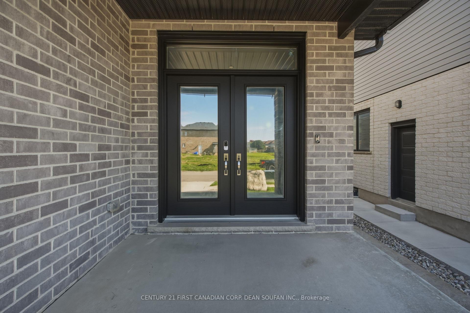 Photo 3 of 3045 Petty Road, London, South W — HOMEH
