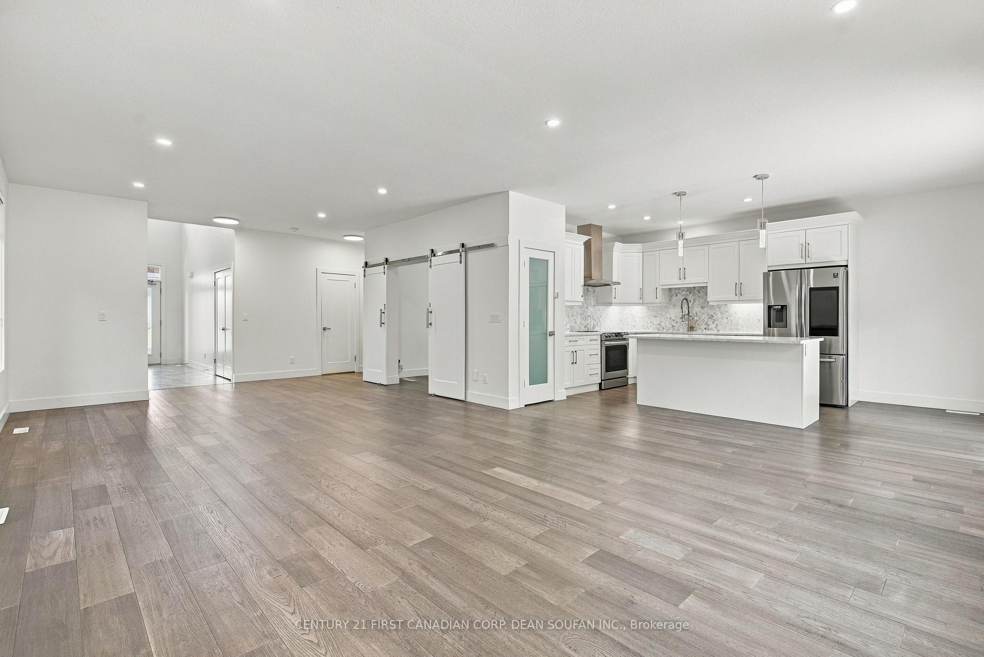 Photo 11 of 3045 Petty Road, London, South W — HOMEH