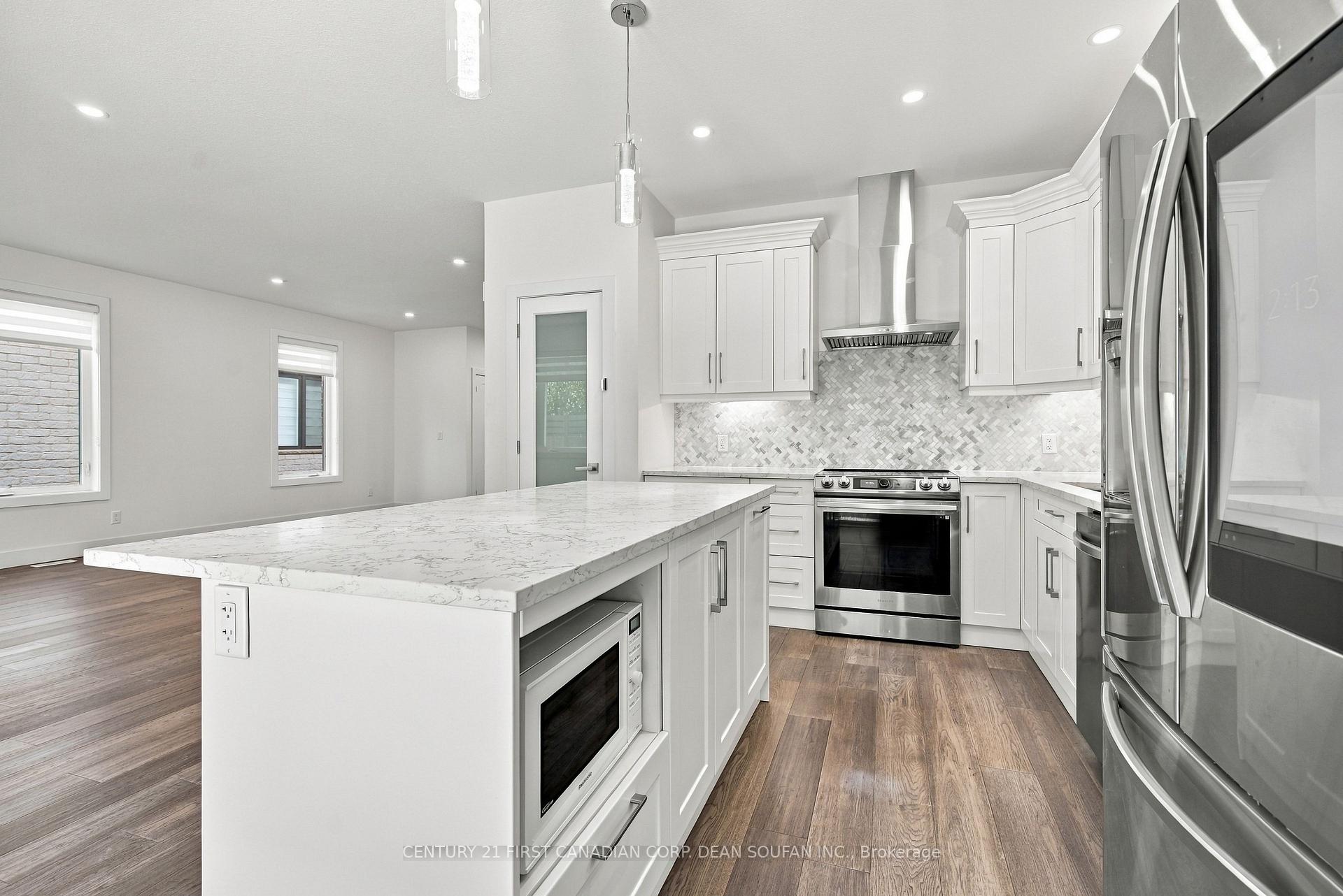 Photo 14 of 3045 Petty Road, London, South W — HOMEH