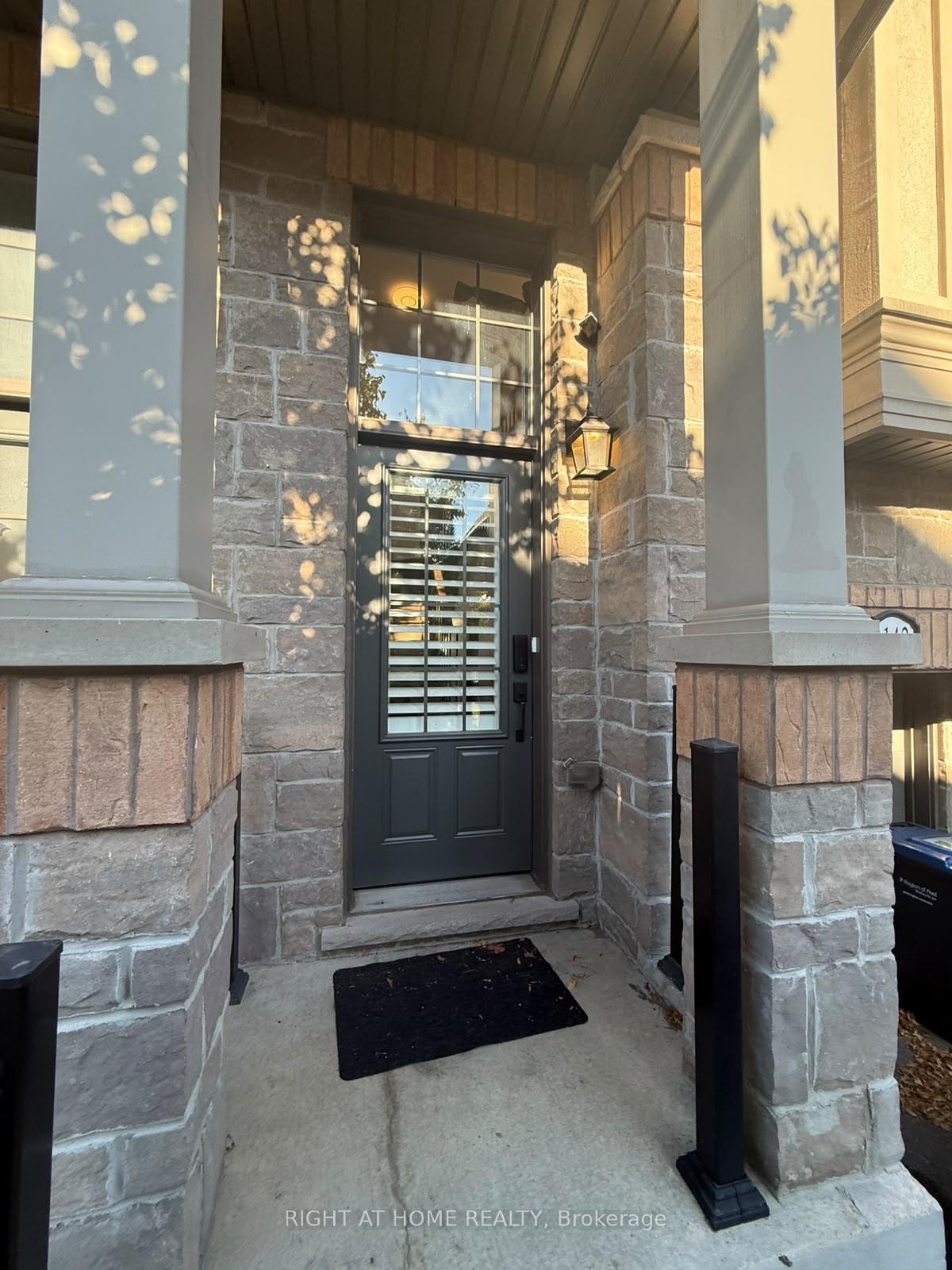 Photo 3 of 1142 Beachcomber Road, Mississauga, Lakeview — HOMEH
