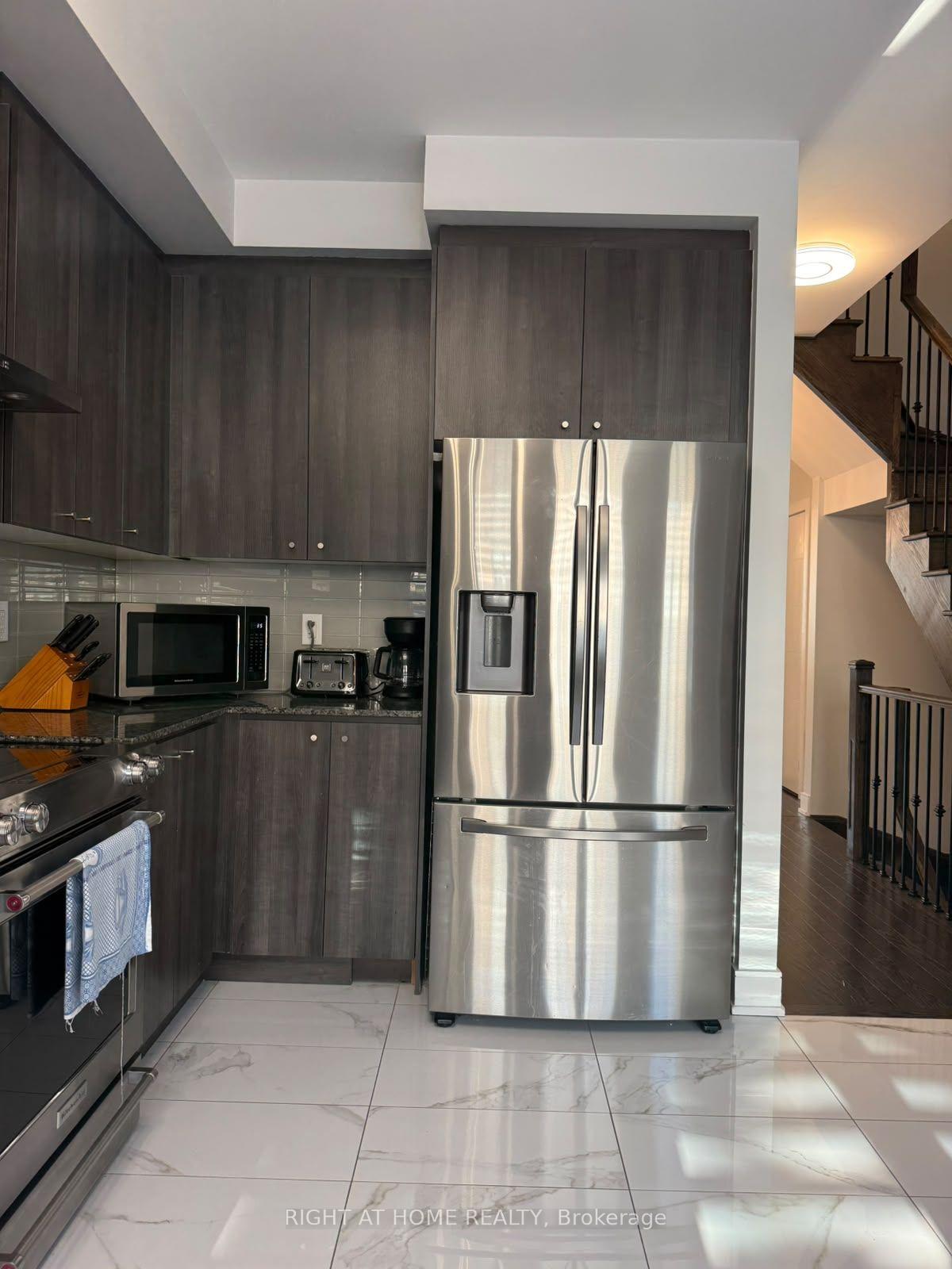 Photo 5 of 1142 Beachcomber Road, Mississauga, Lakeview — HOMEH