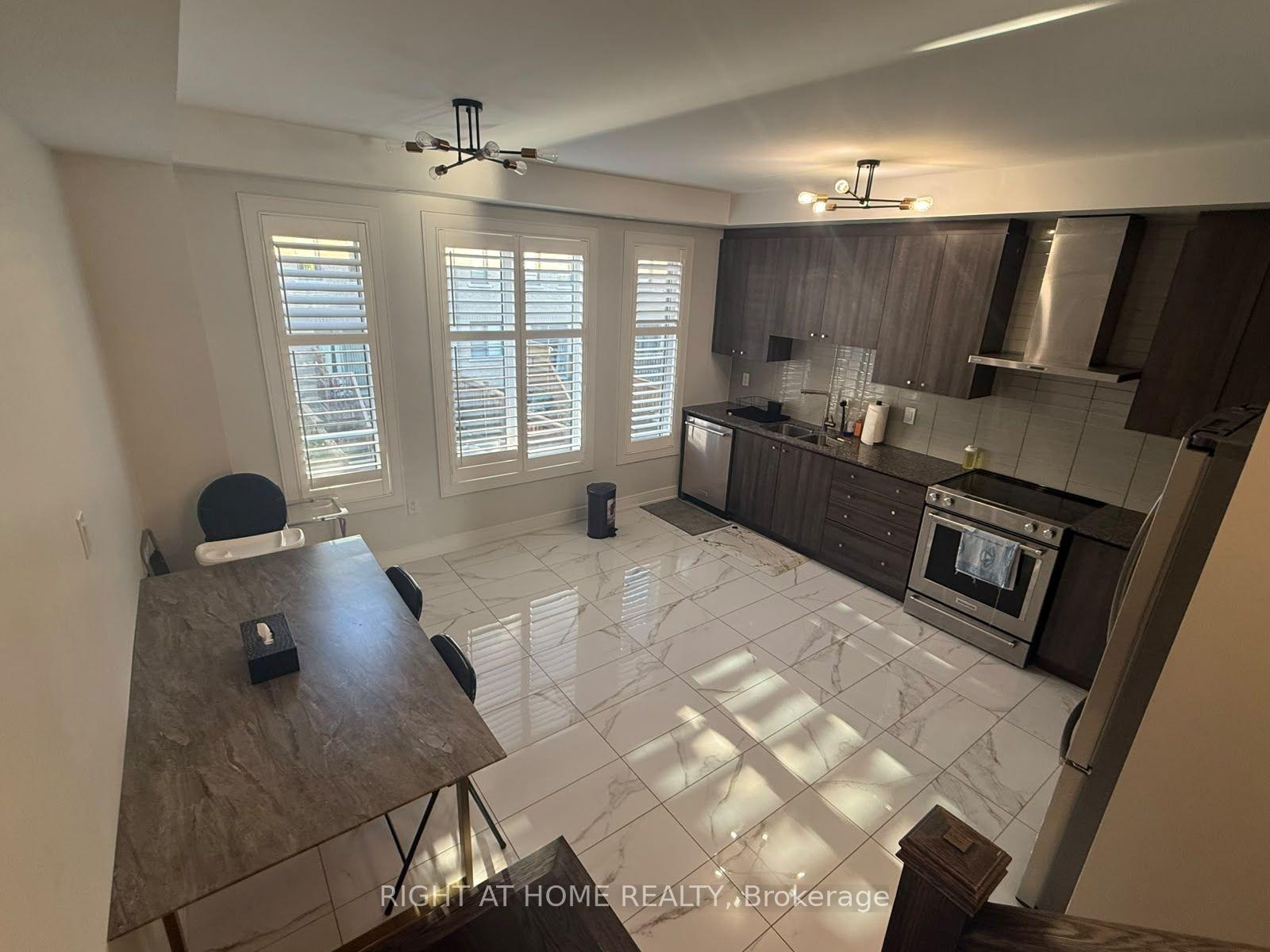 Photo 6 of 1142 Beachcomber Road, Mississauga, Lakeview — HOMEH