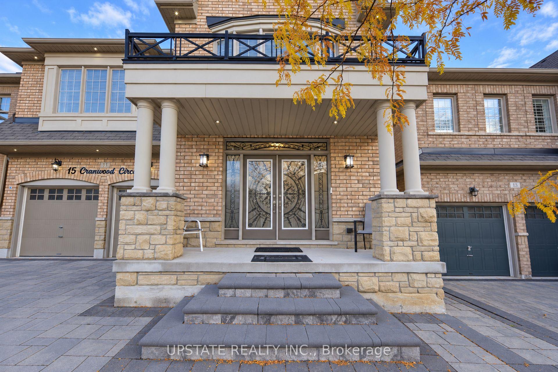 Photo 3 of 15 Cranwood Circle, Brampton, Credit Valley — HOMEH