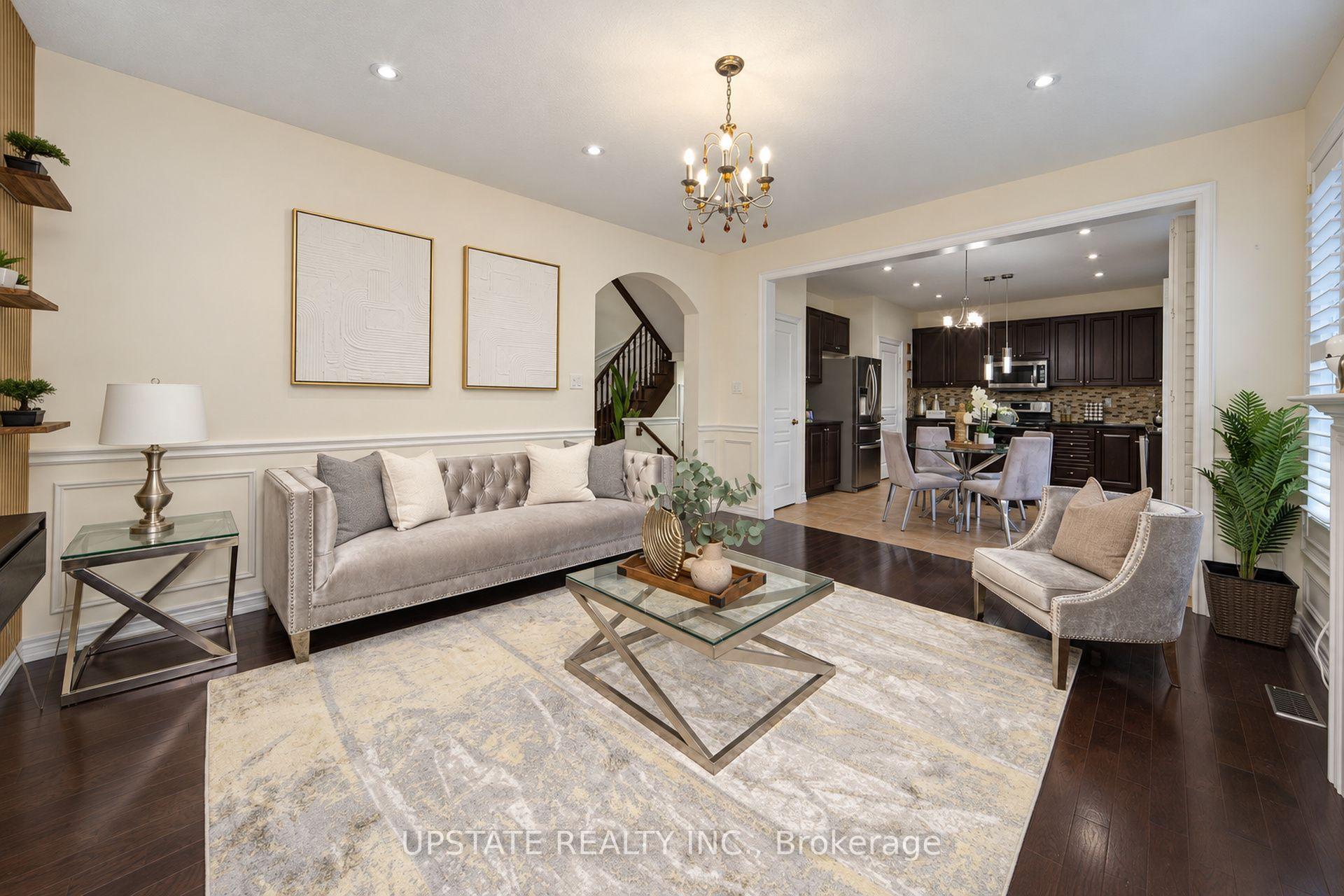 Photo 11 of 15 Cranwood Circle, Brampton, Credit Valley — HOMEH