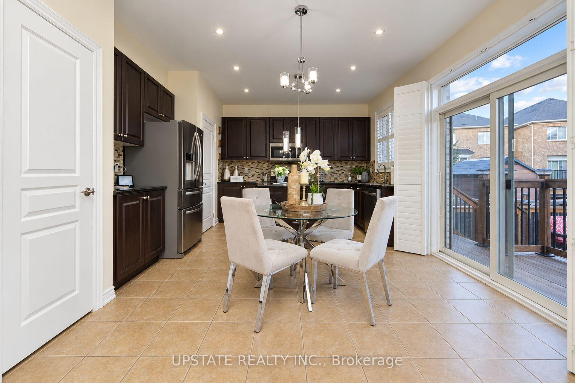 Photo 13 of 15 Cranwood Circle, Brampton, Credit Valley — HOMEH