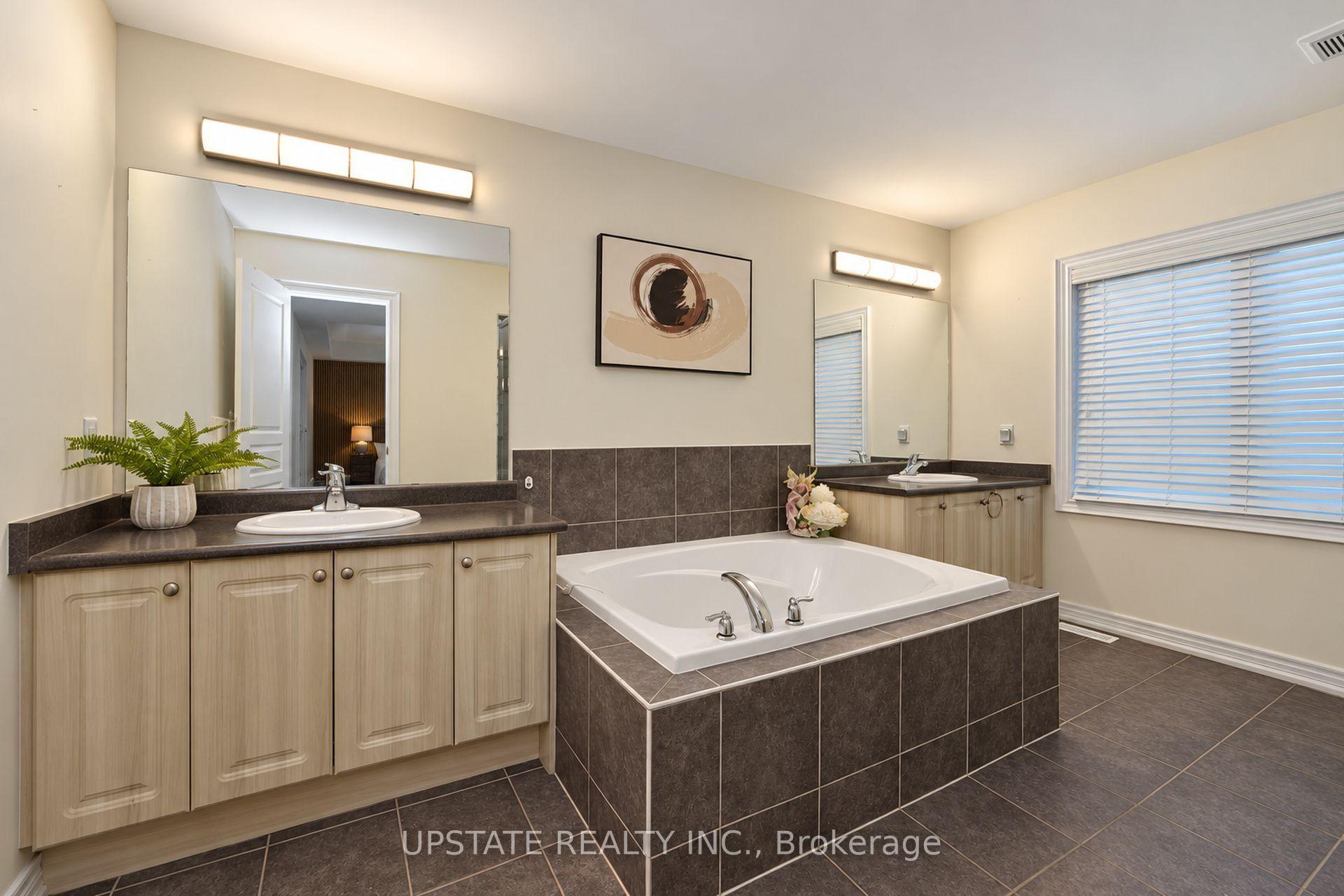 Photo 19 of 15 Cranwood Circle, Brampton, Credit Valley — HOMEH
