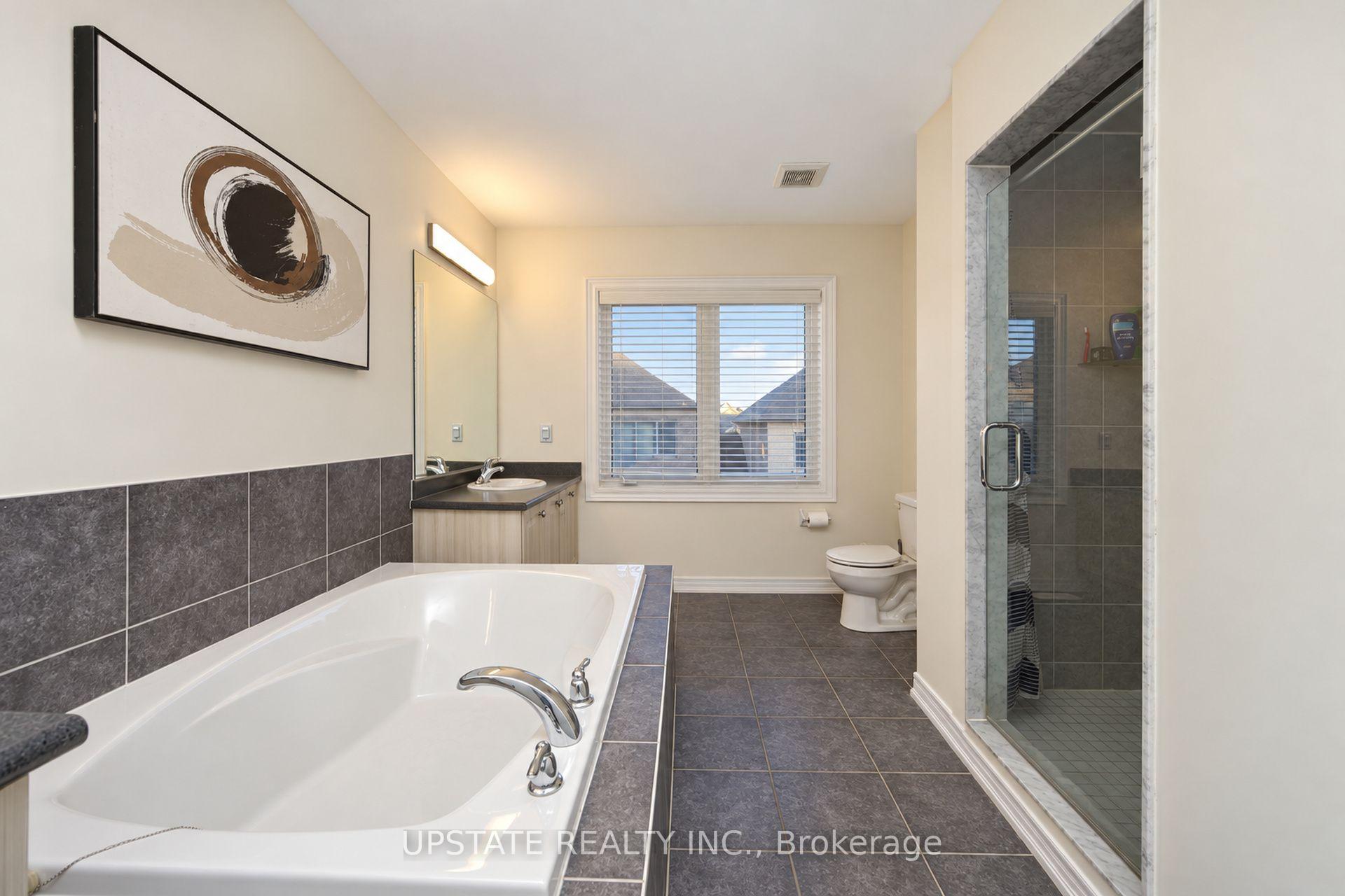 Photo 20 of 15 Cranwood Circle, Brampton, Credit Valley — HOMEH
