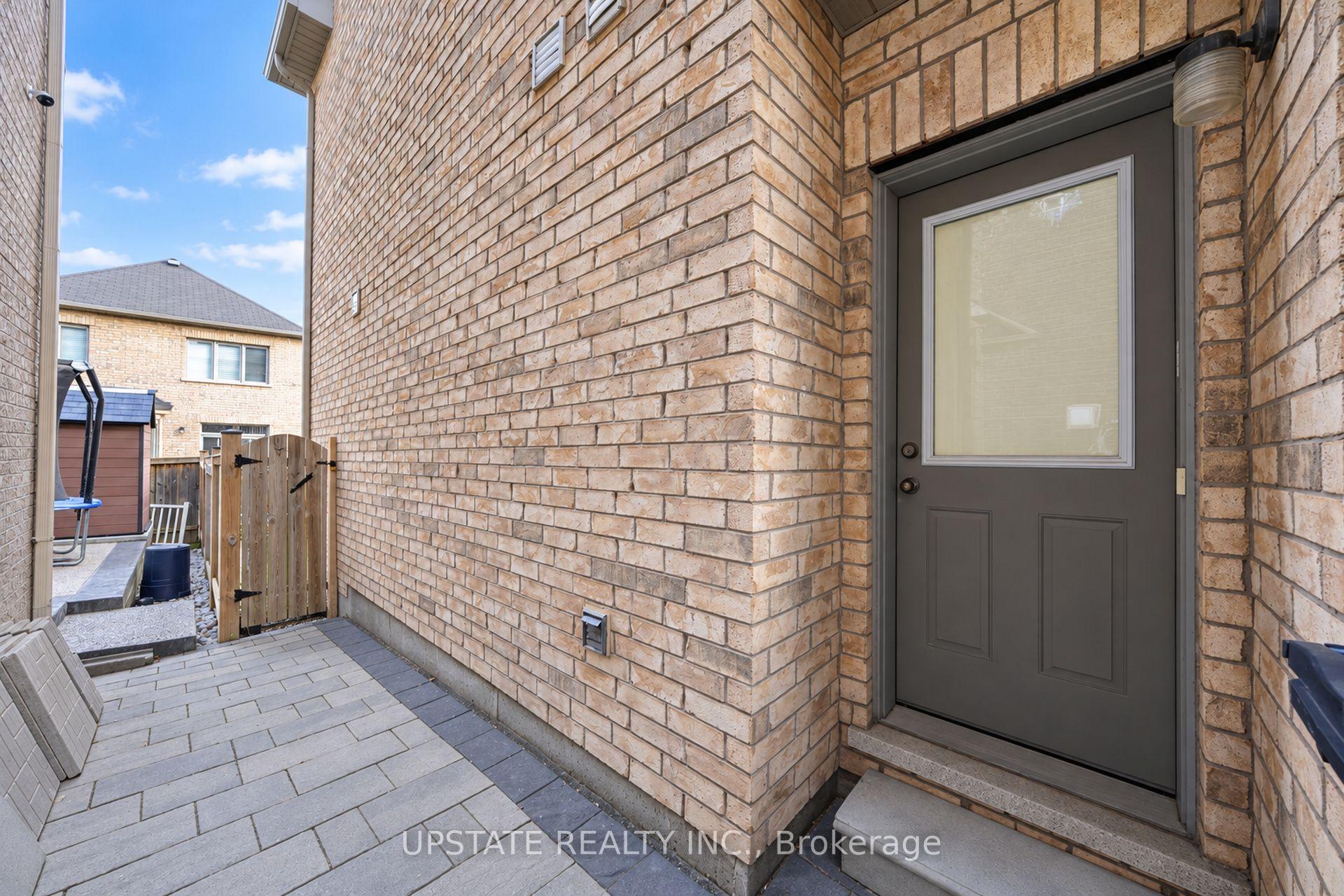 Photo 27 of 15 Cranwood Circle, Brampton, Credit Valley — HOMEH