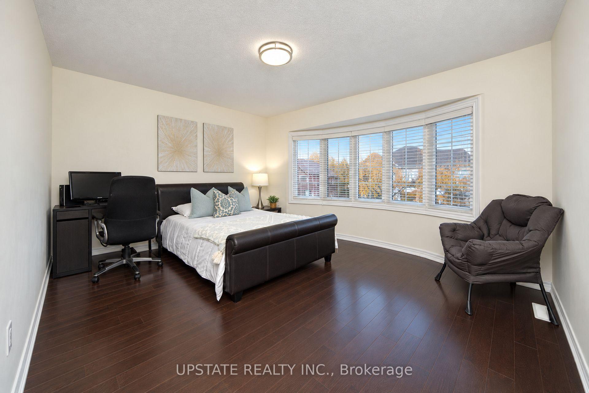 Photo 29 of 15 Cranwood Circle, Brampton, Credit Valley — HOMEH
