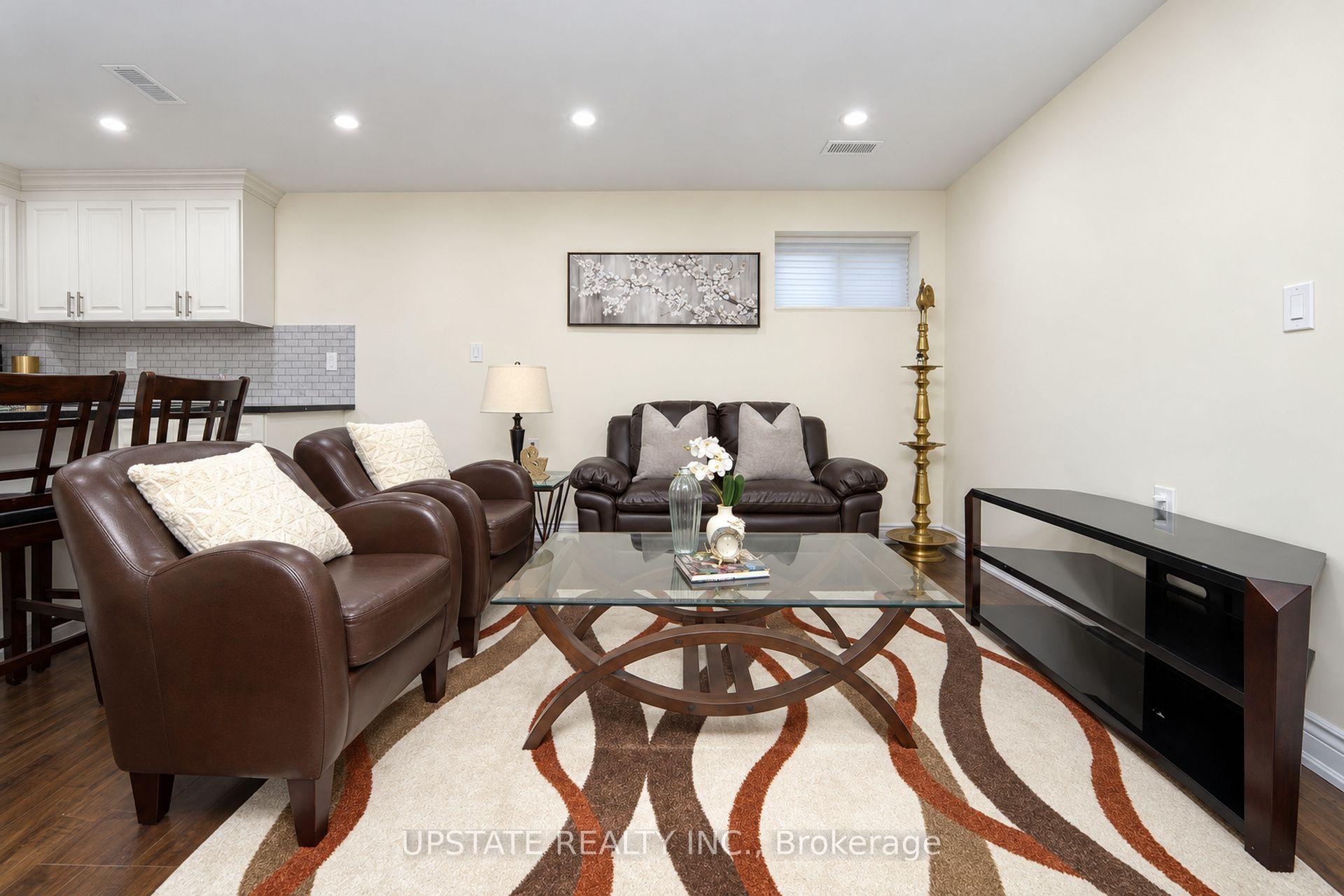 Photo 32 of 15 Cranwood Circle, Brampton, Credit Valley — HOMEH