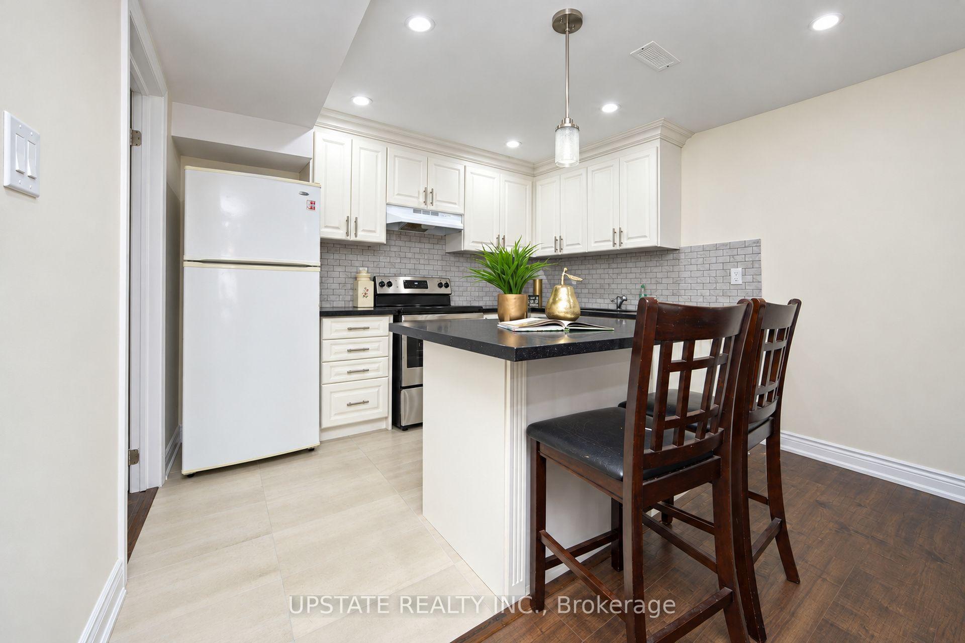 Photo 34 of 15 Cranwood Circle, Brampton, Credit Valley — HOMEH