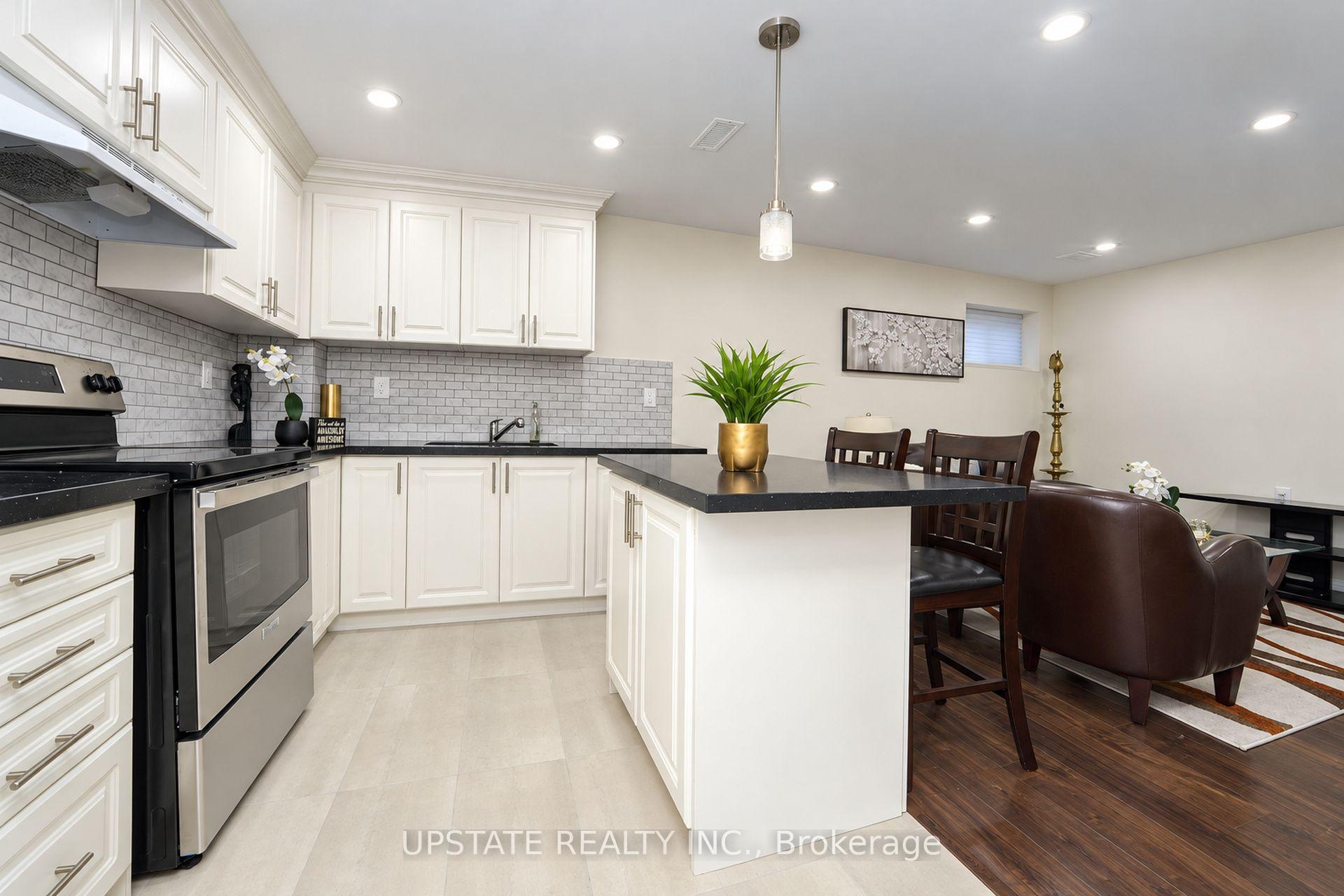 Photo 35 of 15 Cranwood Circle, Brampton, Credit Valley — HOMEH