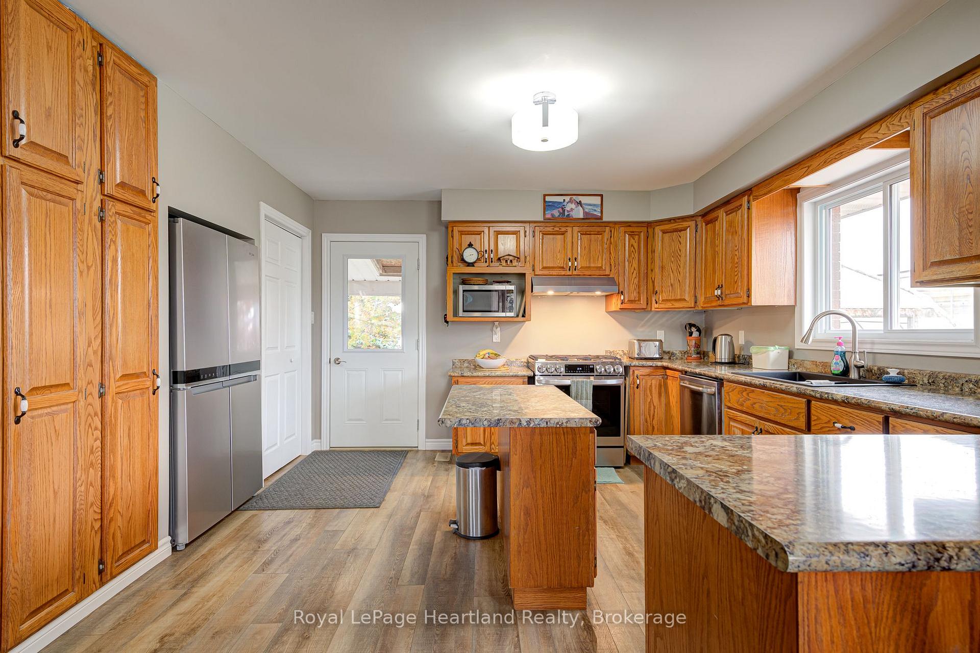 Photo 8 of 160 Huron Road, West Perth, Mitchell — HOMEH