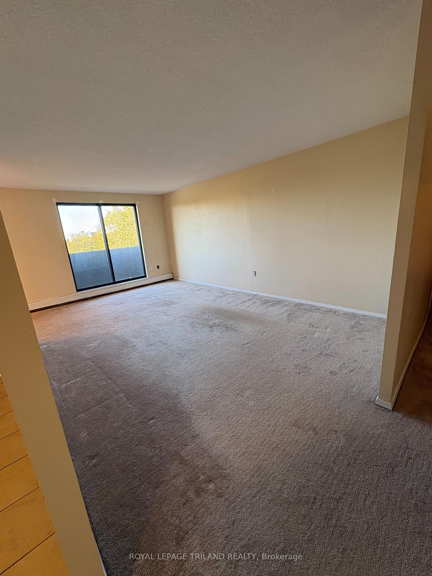 Photo 3 of Unit 603, 756 Kipps Lane, London, East A — HOMEH