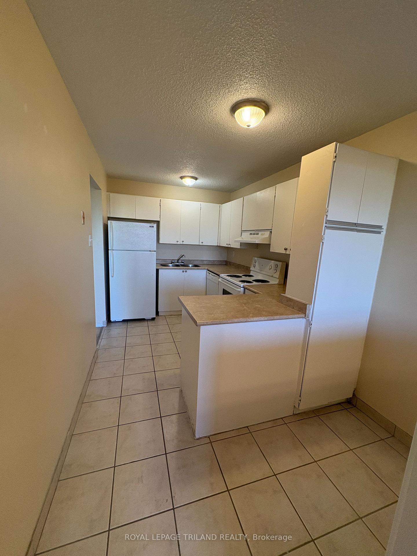 Photo 7 of Unit 603, 756 Kipps Lane, London, East A — HOMEH