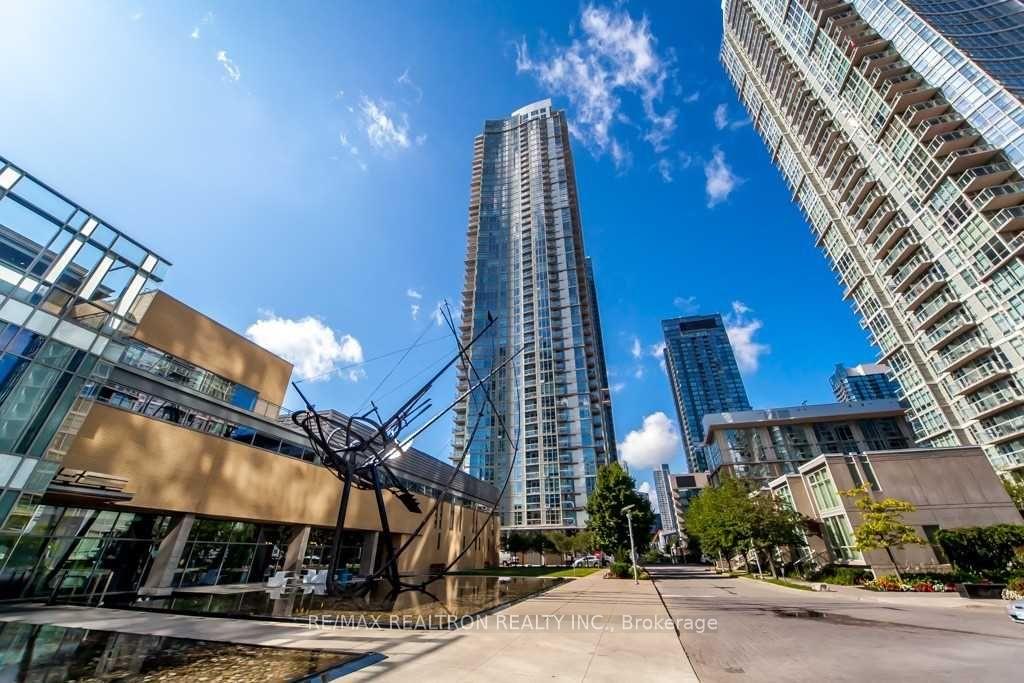 Photo 2 of Unit 202, 35 Mariner Terrace, Toronto, Waterfront Communities — HOMEH