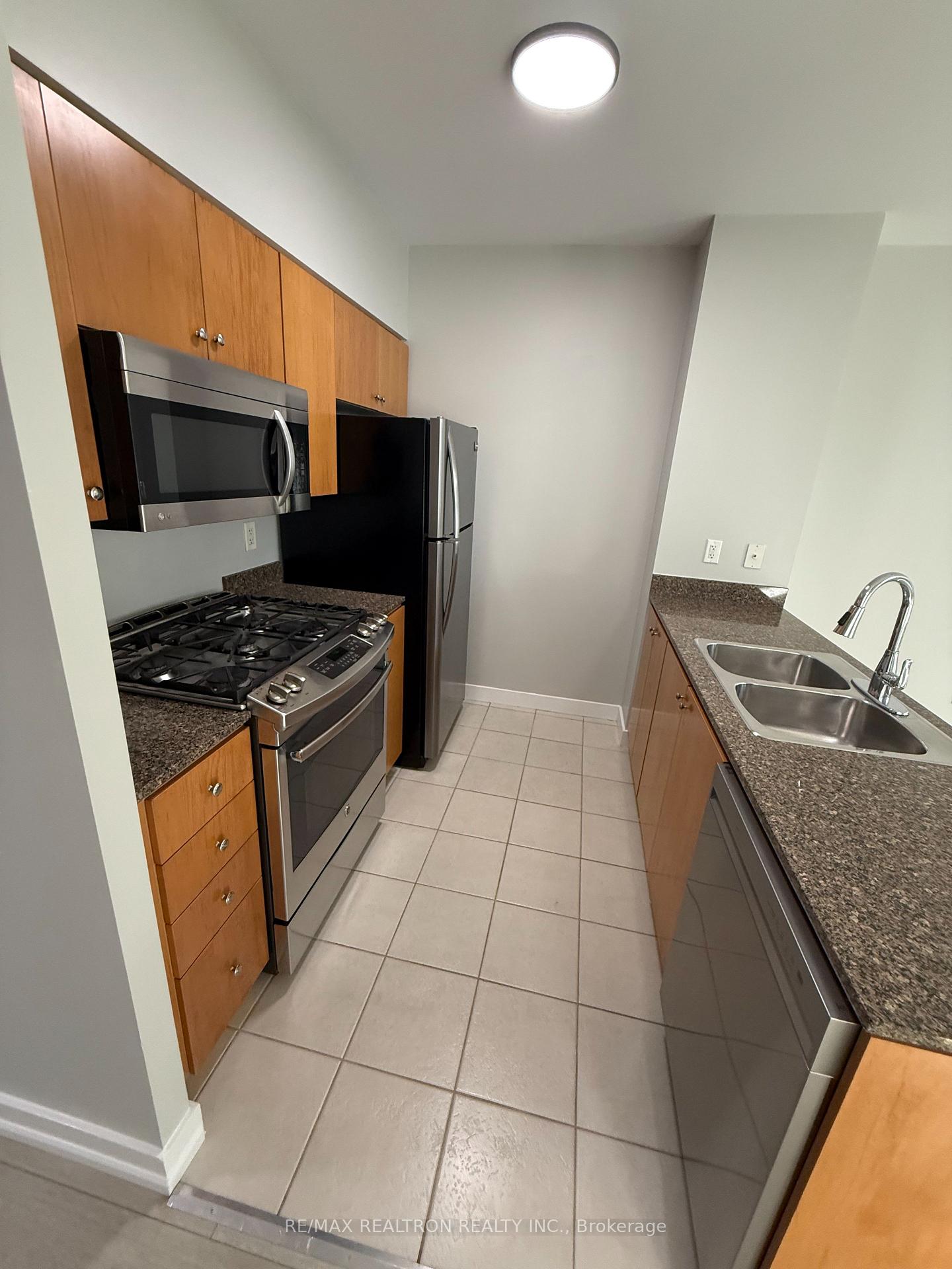 Photo 18 of Unit 202, 35 Mariner Terrace, Toronto, Waterfront Communities — HOMEH